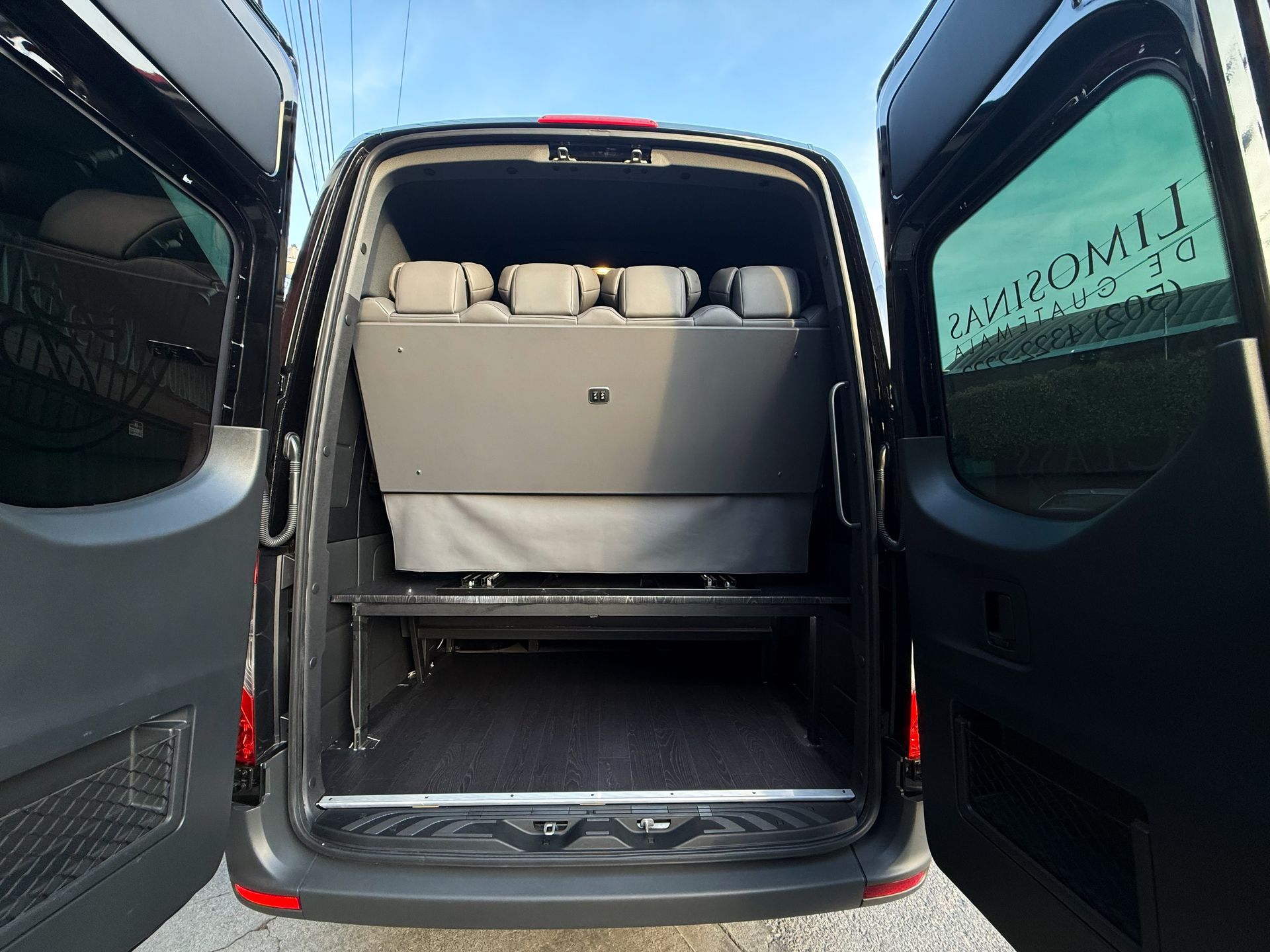 Mercedes-Benz Sprinter 516 Business Class para transporte ejecutivo en Guatemala
