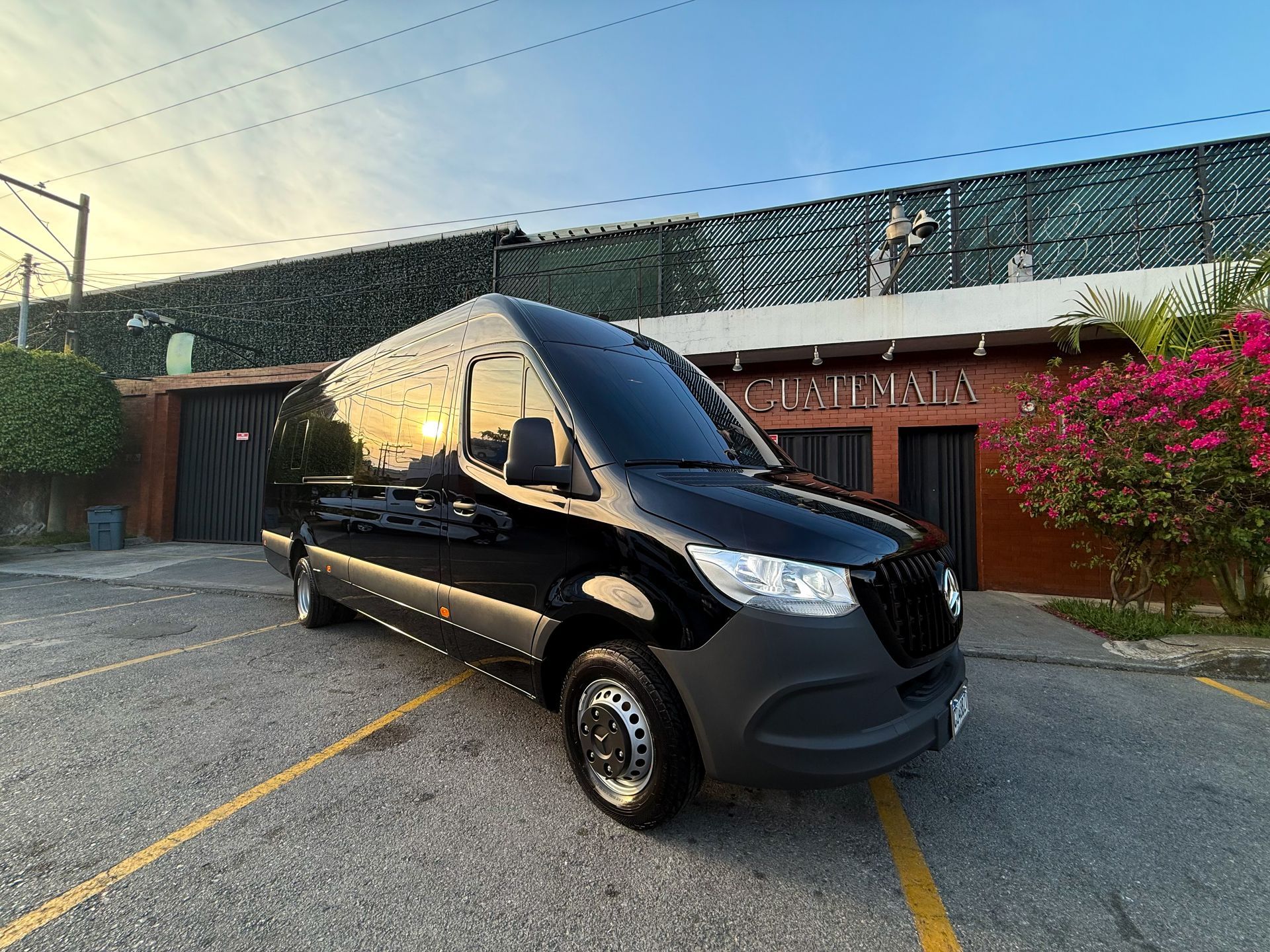 Mercedes-Benz Sprinter 516 Business Class para transporte ejecutivo en Guatemala