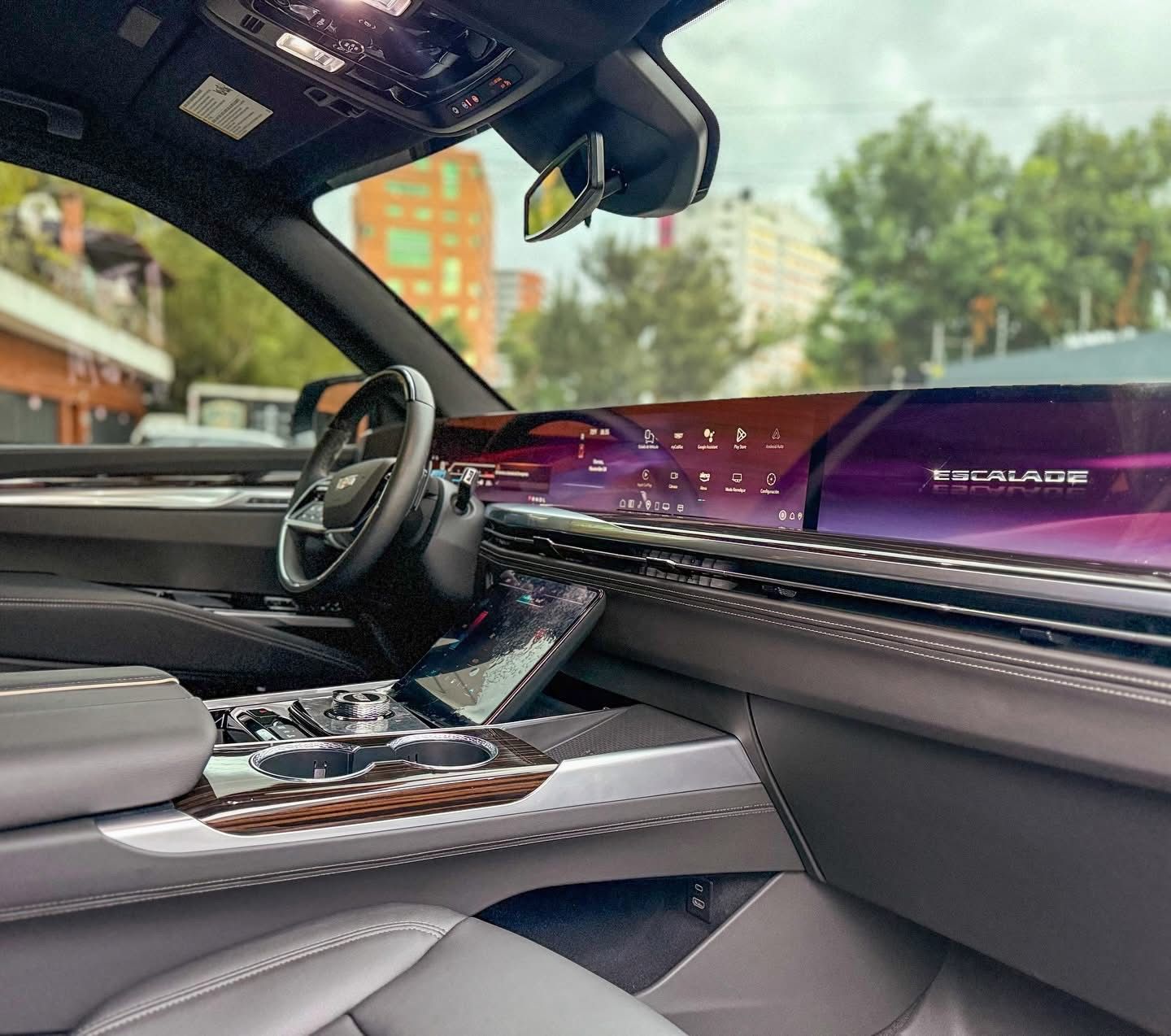 Cadillac Escalade blindada nivel 7 para transporte ejecutivo en Guatemala