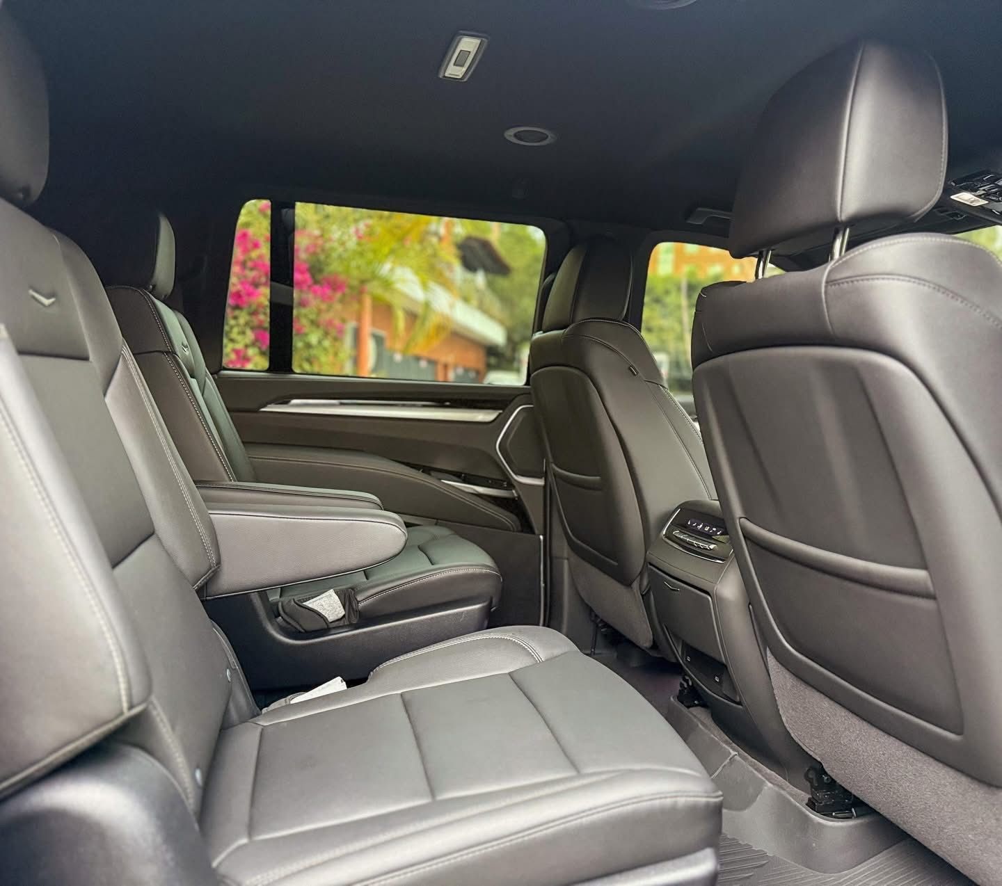 Cadillac Escalade blindada nivel 7 para transporte ejecutivo en Guatemala