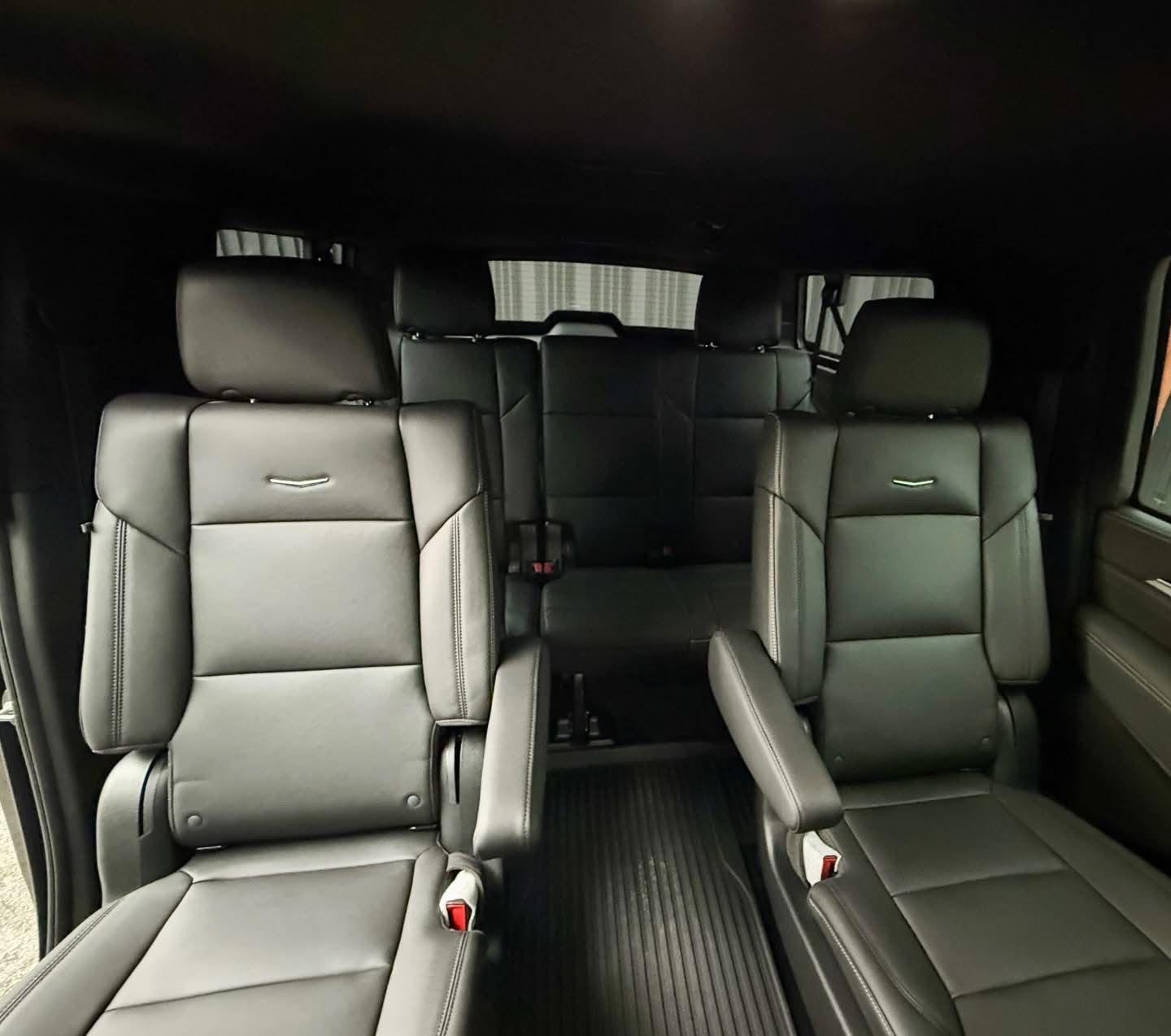 Cadillac Escalade blindada nivel 7 para transporte ejecutivo en Guatemala