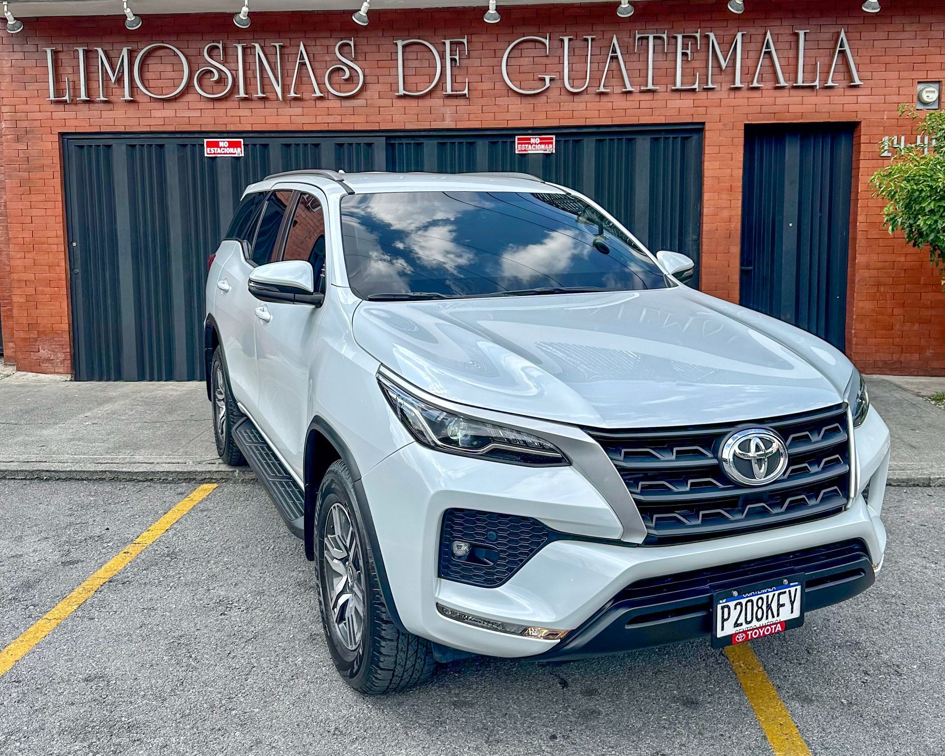 Toyota Fortuner blindada nivel 3 para transporte VIP en Guatemala