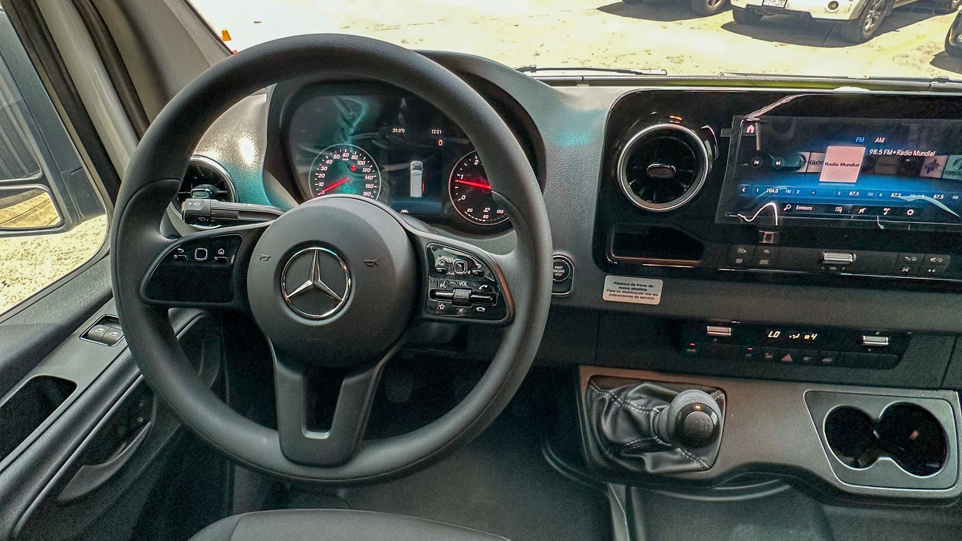 Mercedes-Benz Sprinter 516 Luxury para transporte de grupos en Guatemala