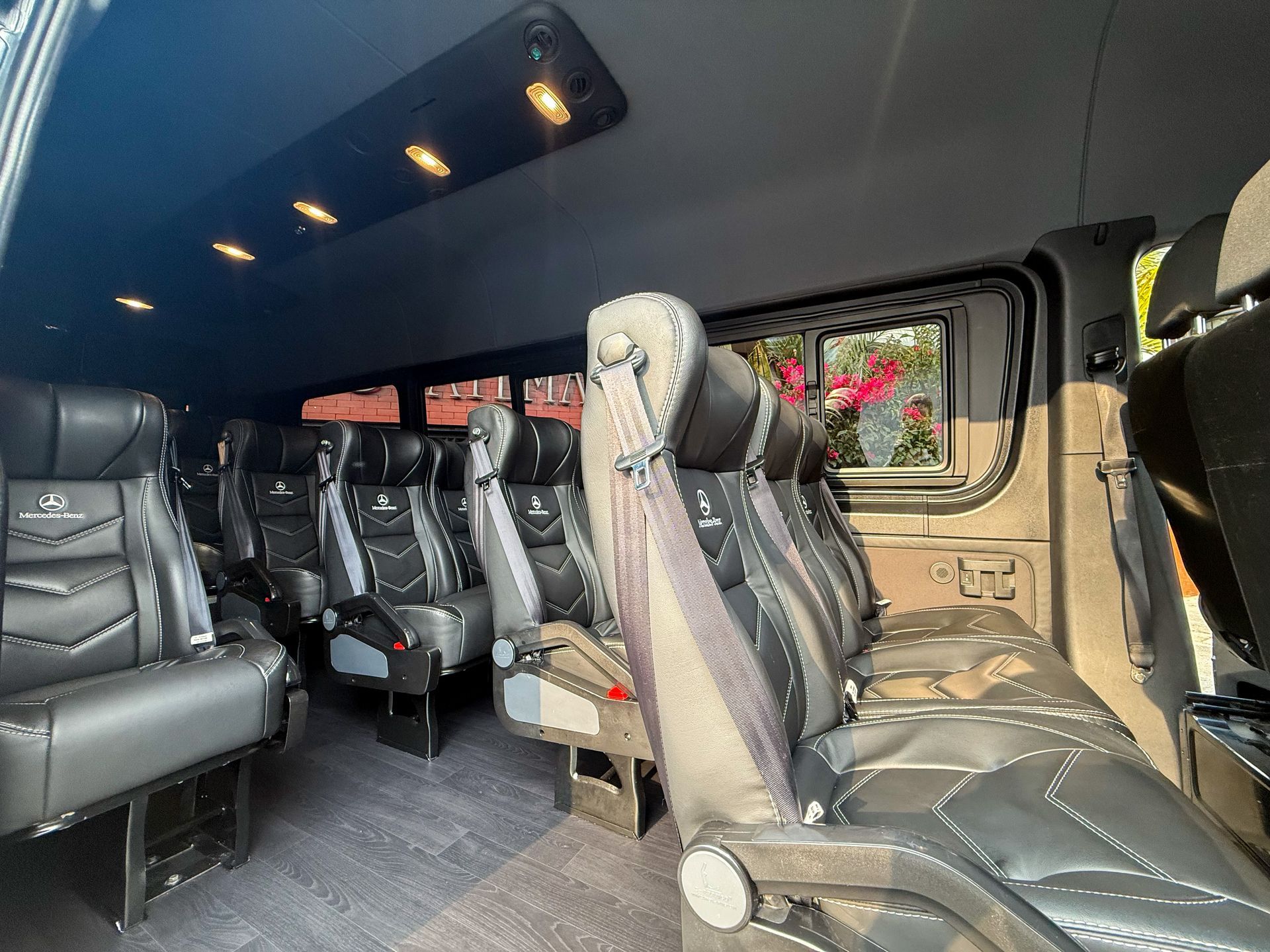 Mercedes-Benz Sprinter 515 Luxury para transporte corporativo en Guatemala