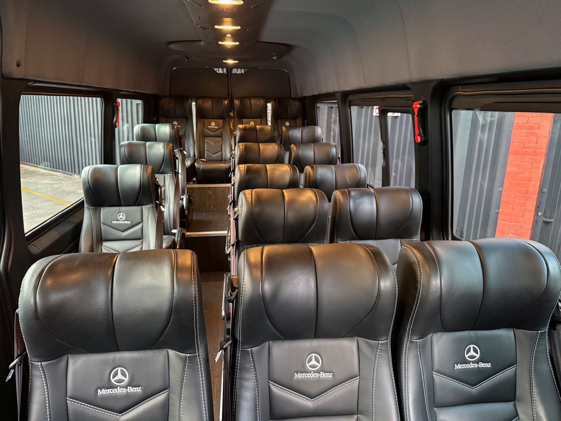 Mercedes-Benz Sprinter 515 Luxury para transporte corporativo en Guatemala