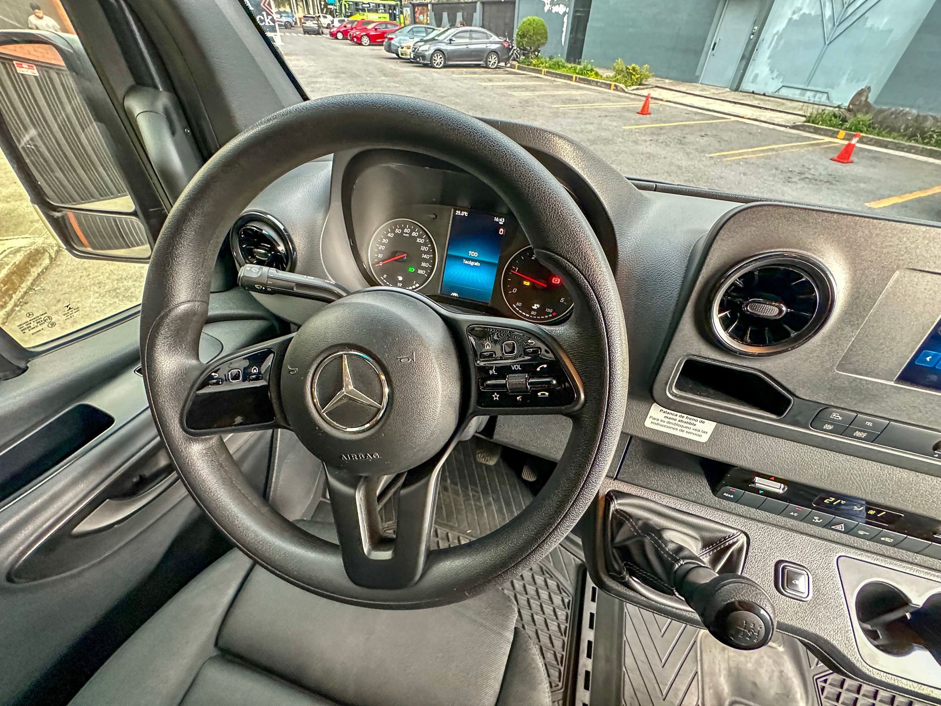 Mercedes-Benz Sprinter 515 Luxury para transporte corporativo en Guatemala