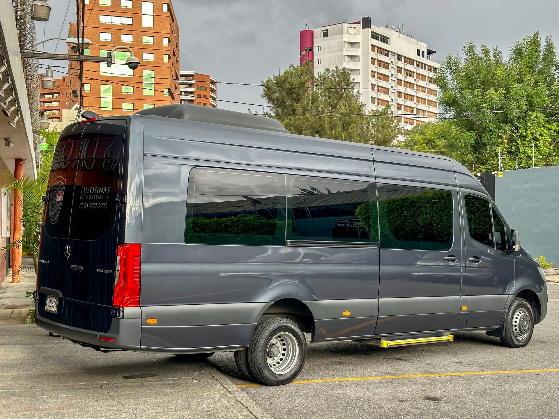 Mercedes-Benz Sprinter 515 Luxury para transporte corporativo en Guatemala