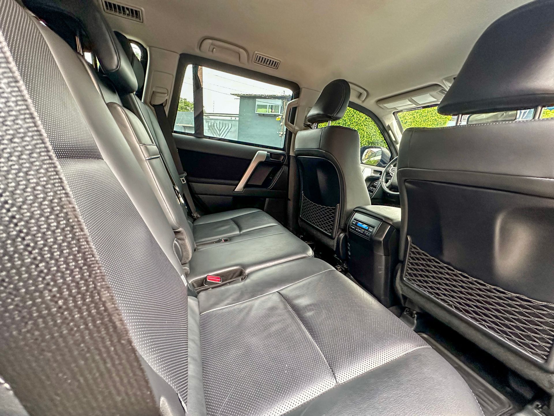 Toyota Prado blindada nivel 7 para transporte seguro en Guatemala