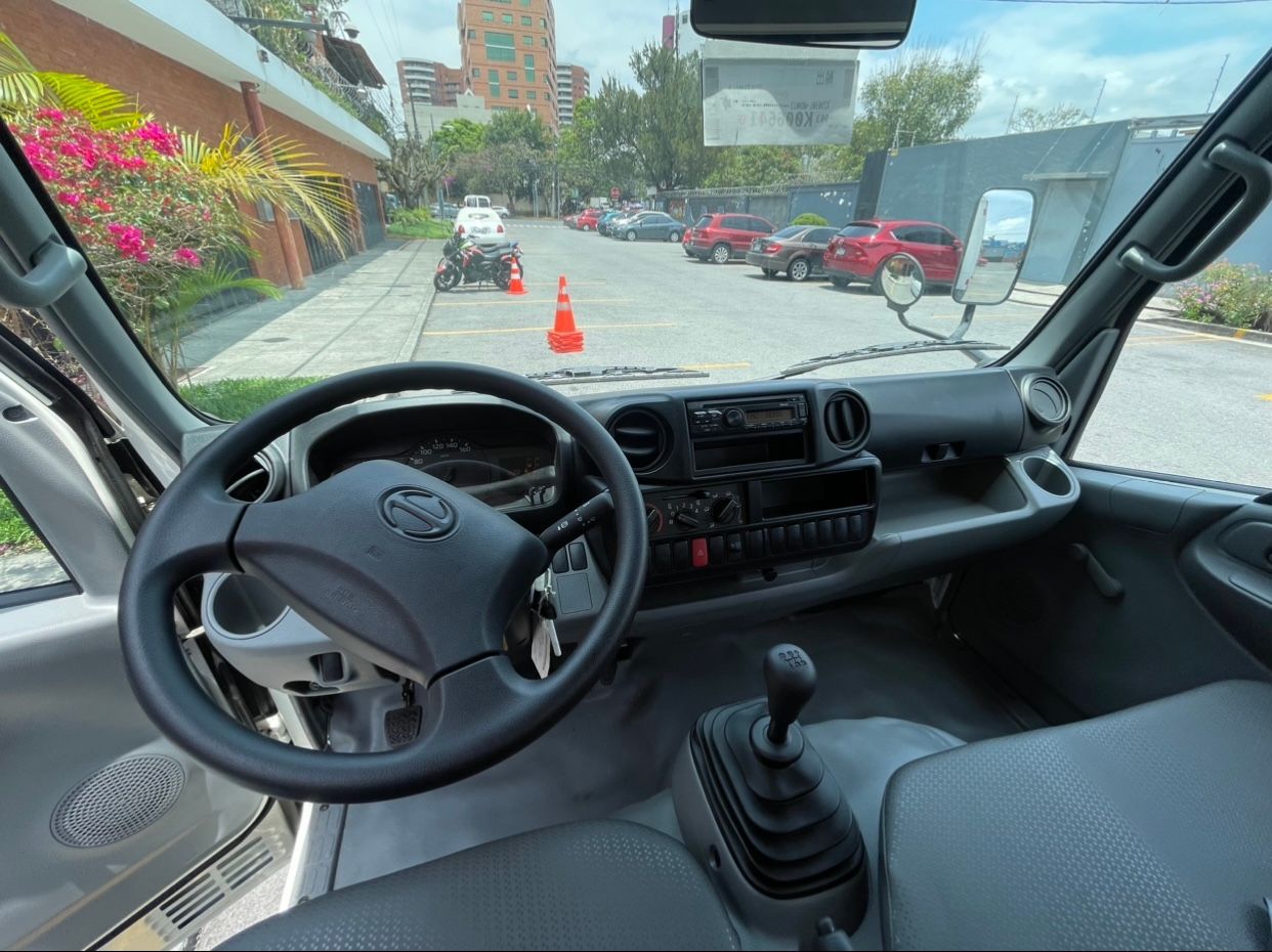 Camión para servicios logísticos y transporte de carga en Guatemala