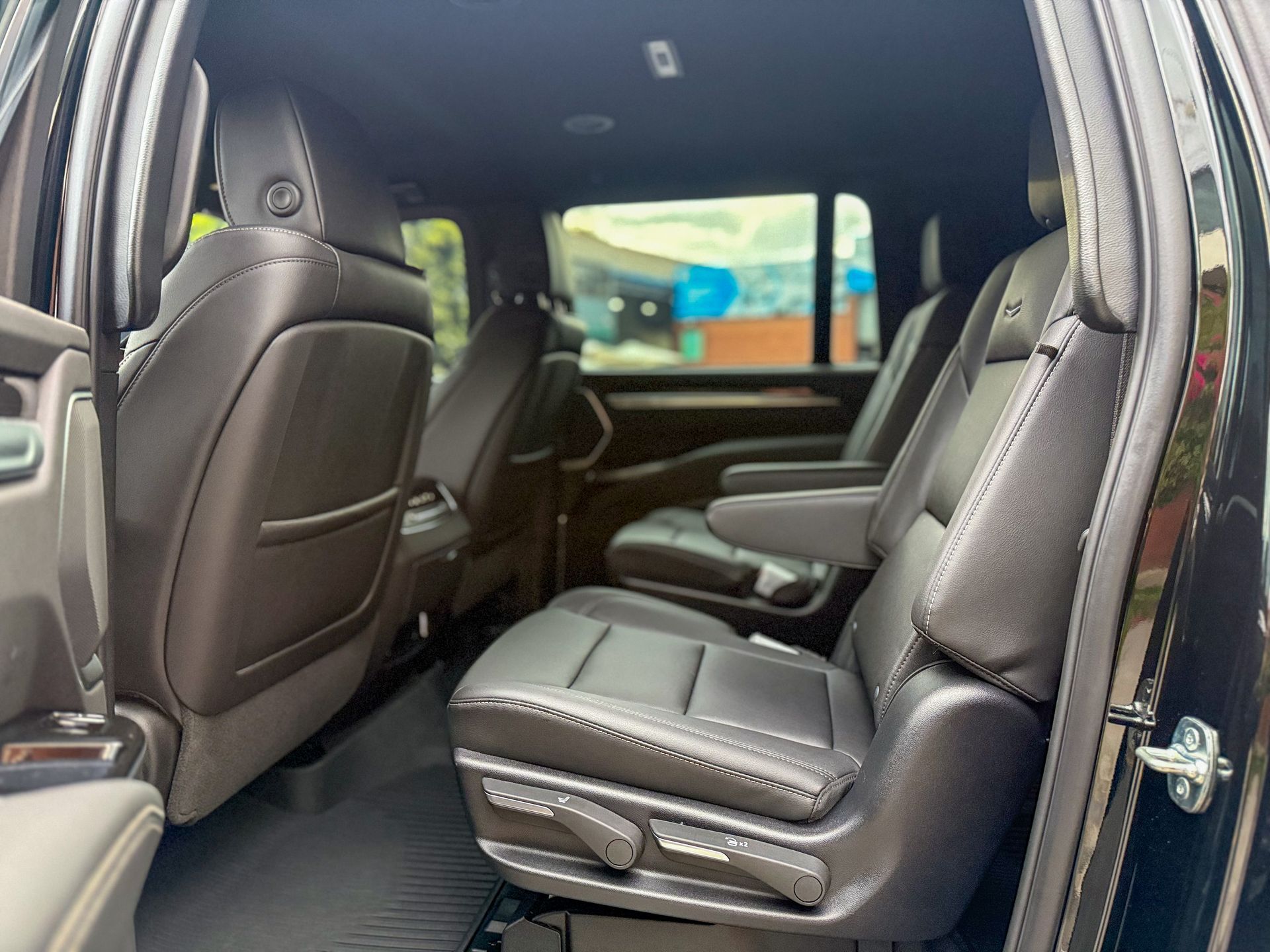 Cadillac Escalade blindada nivel 7 para transporte ejecutivo en Guatemala