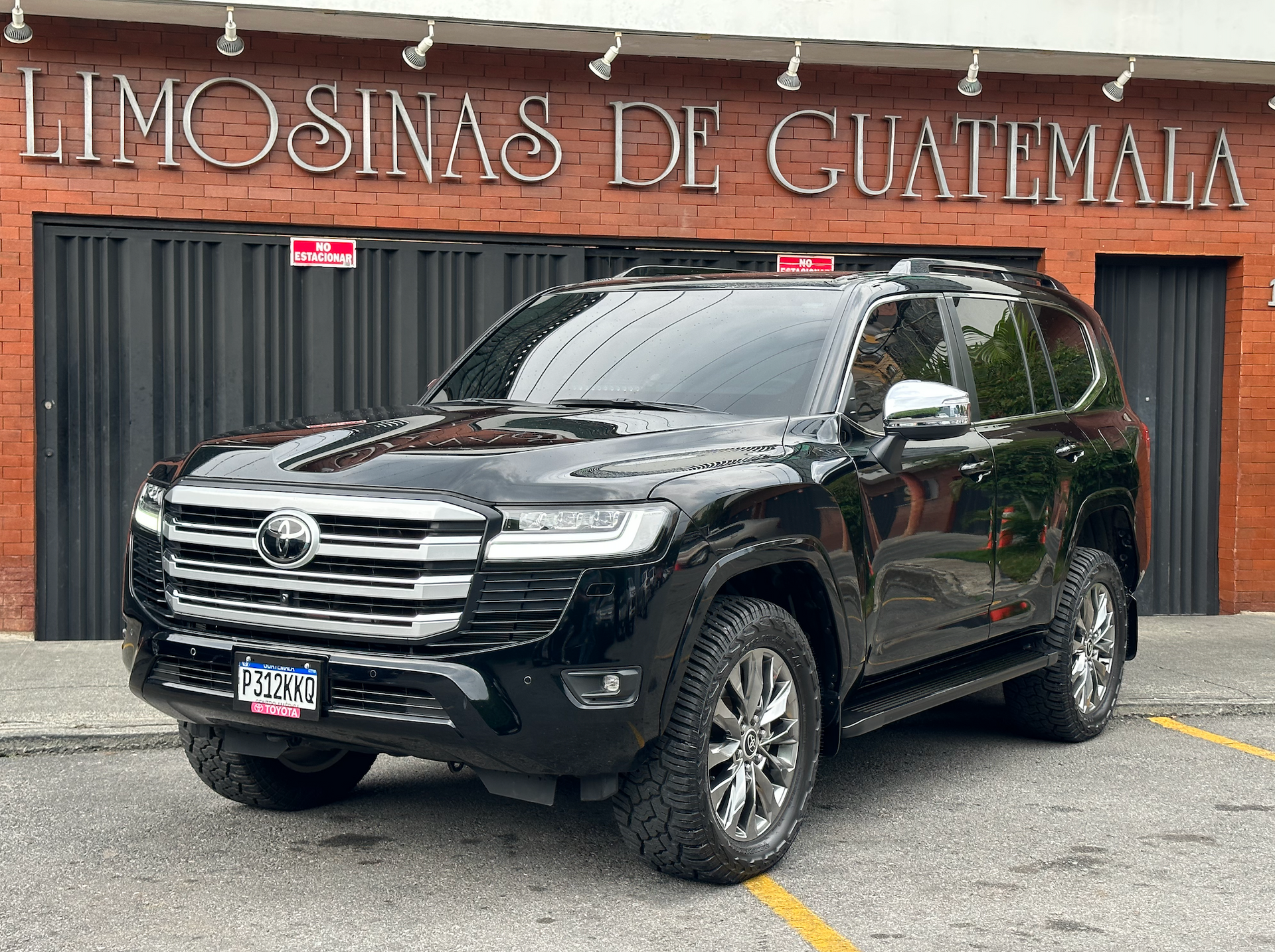 Toyota Land Cruiser blindada nivel 7 para transporte corporativo en Guatemala