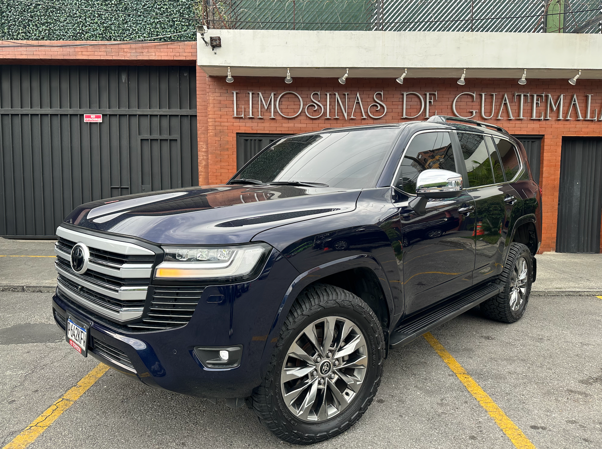 Toyota Land Cruiser blindada nivel 7 para transporte corporativo en Guatemala