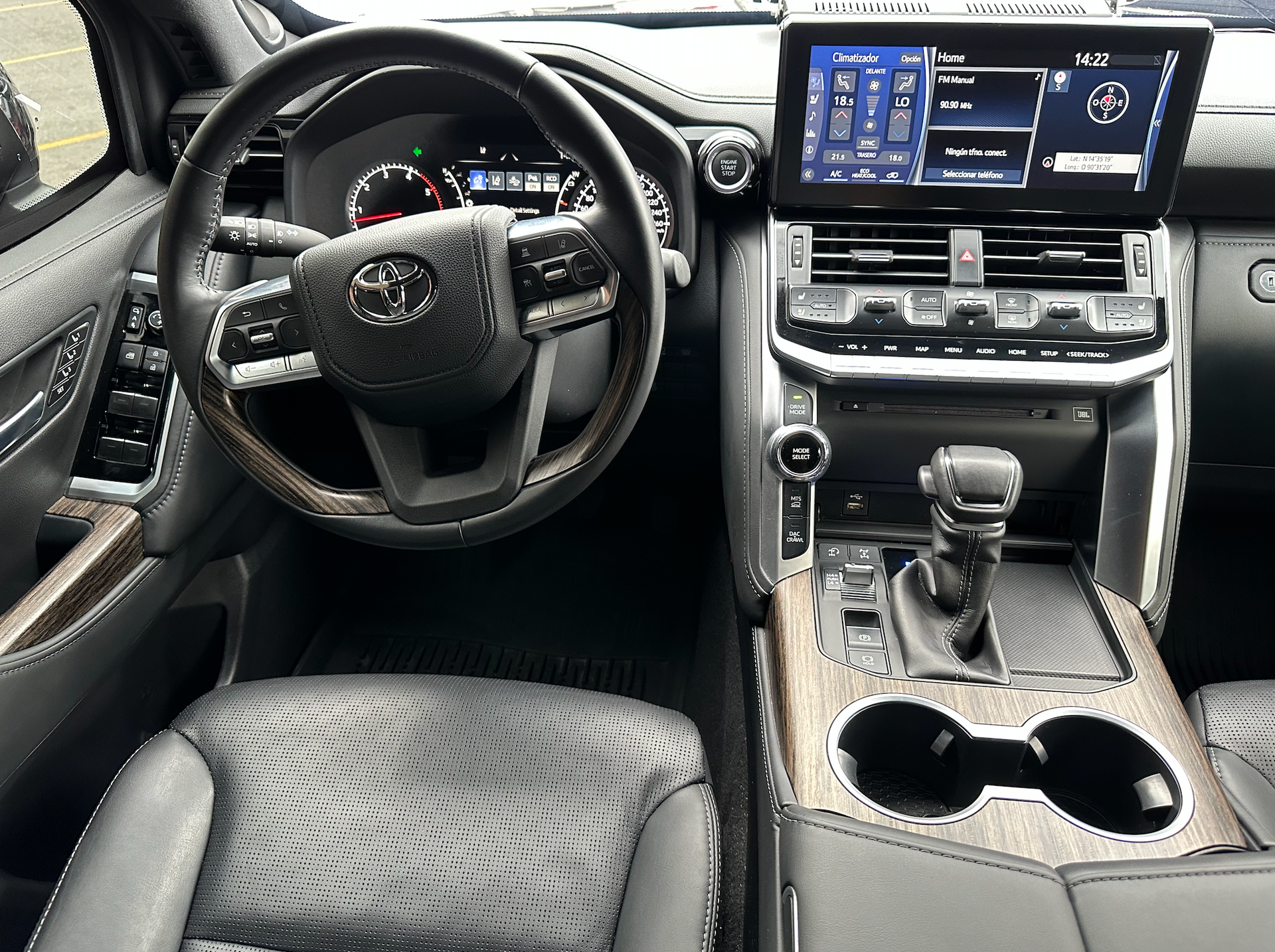 Toyota Land Cruiser blindada nivel 7 para transporte corporativo en Guatemala