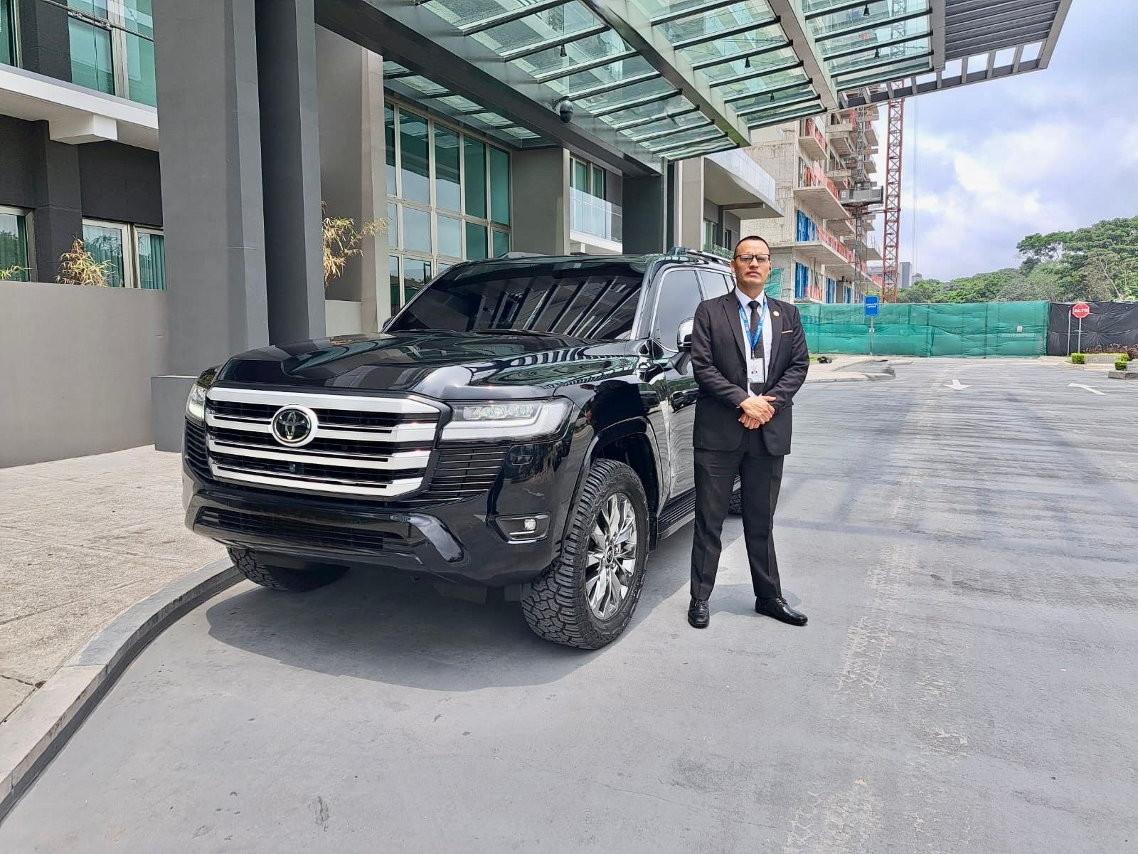 SUV de lujo para transporte ejecutivo en Guatemala
