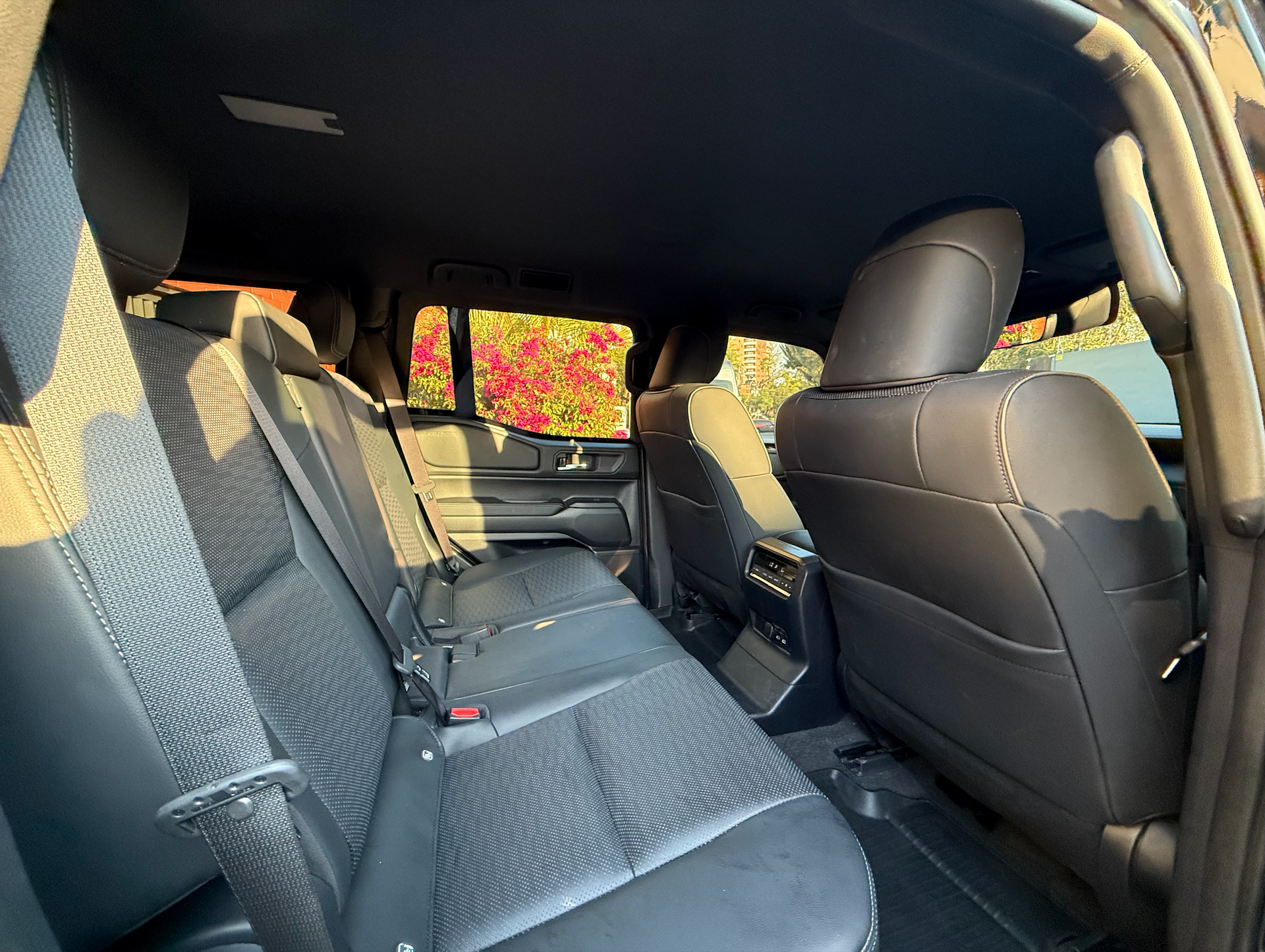 Toyota Prado 2025 blindada nivel 7 para traslados ejecutivos en Guatemala