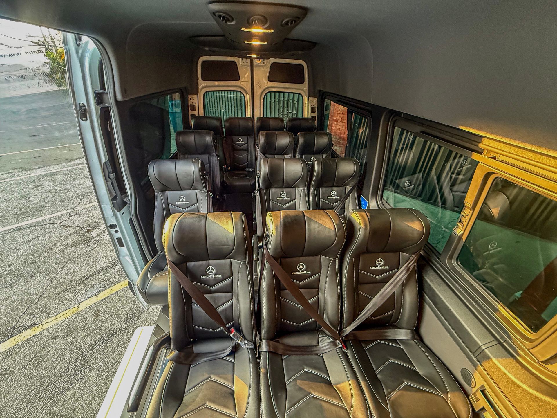 Mercedes-Benz Sprinter 311 Luxury para traslados privados en Guatemala