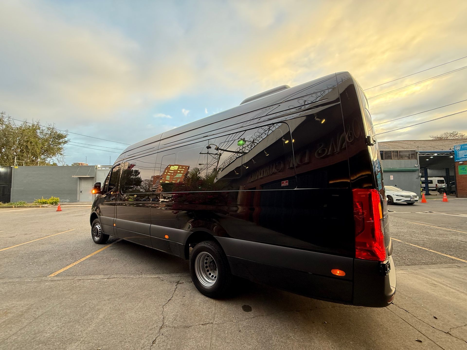 Mercedes-Benz Sprinter 516 Luxury para transporte de grupos en Guatemala