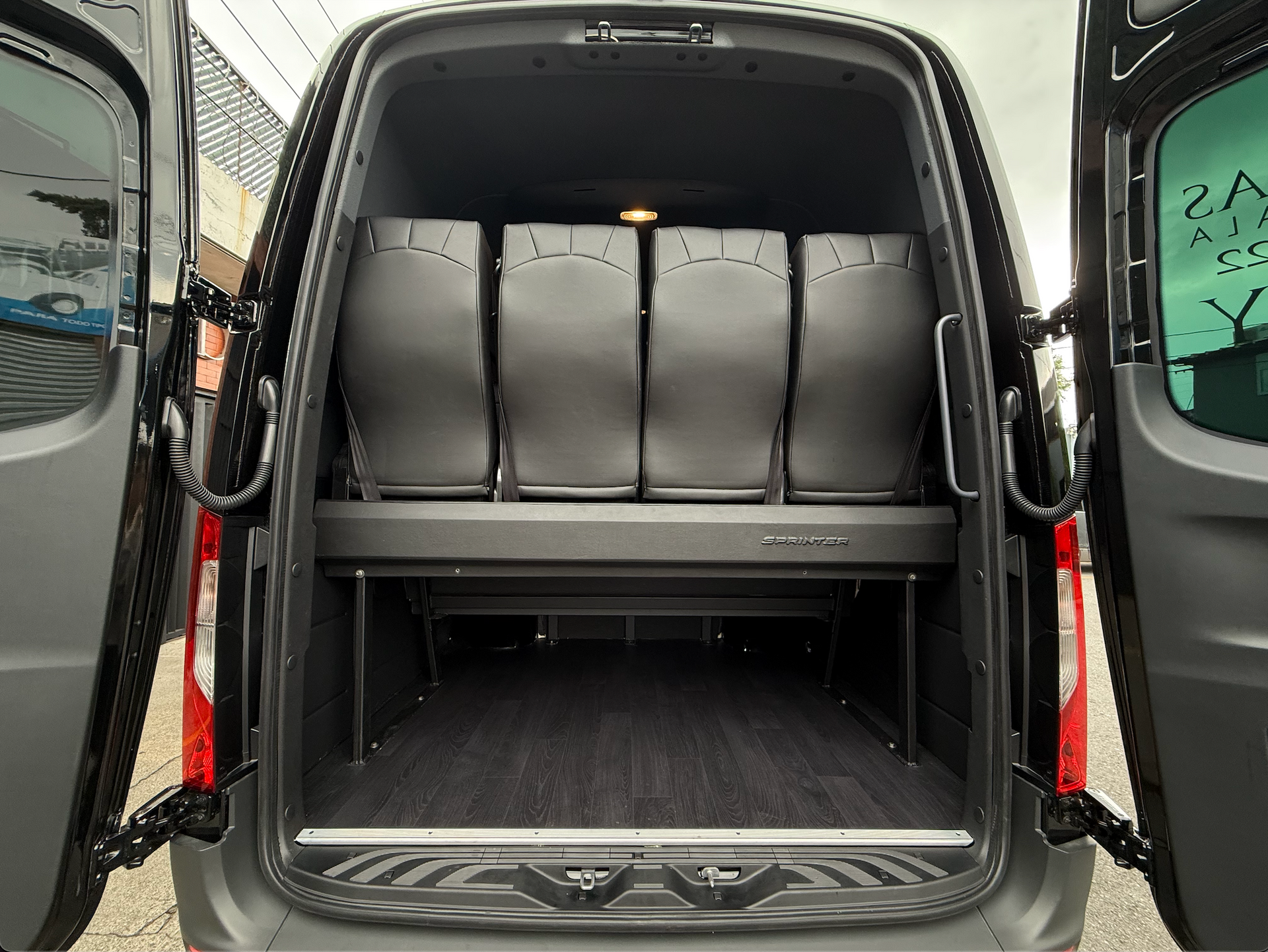 Mercedes-Benz Sprinter 516 Luxury para transporte de grupos en Guatemala