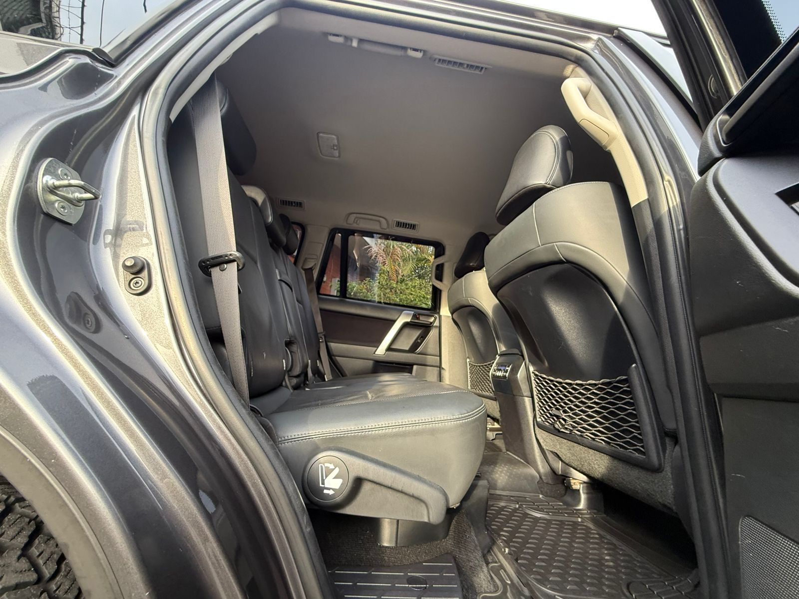 Toyota Prado blindada nivel 3 para transporte privado en Guatemala