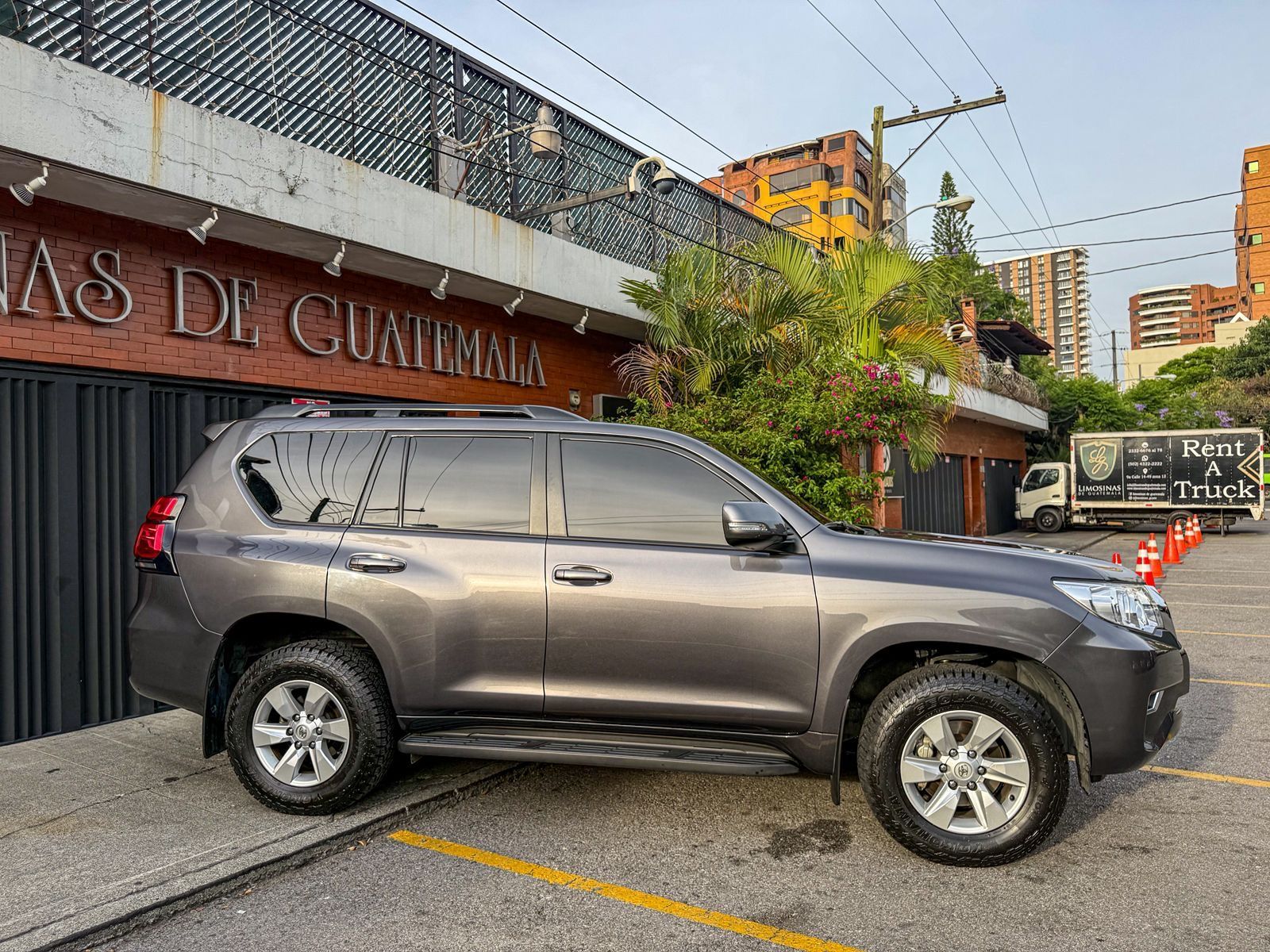 Toyota Prado blindada nivel 3 para transporte privado en Guatemala