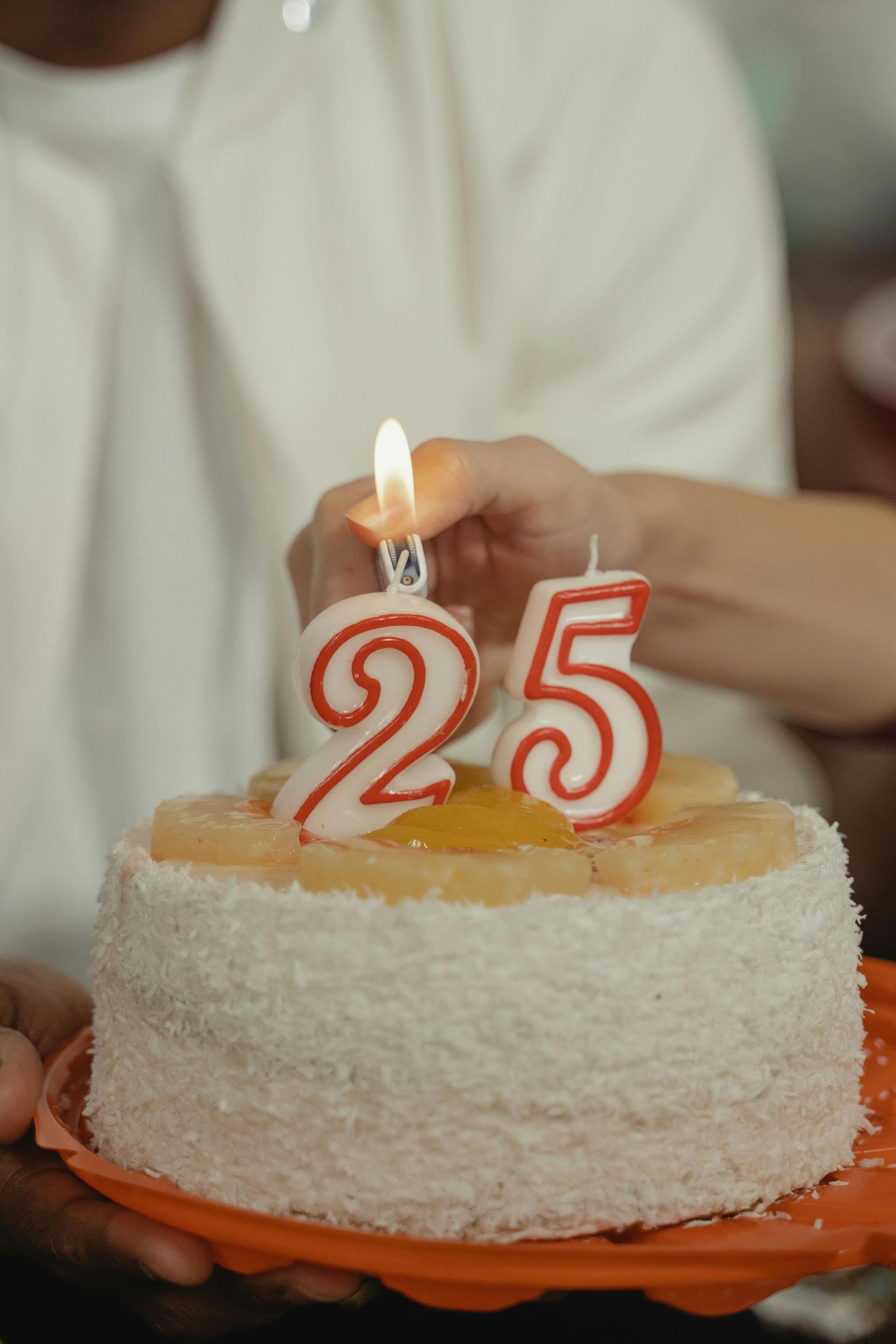 Egg donors aged 18–25