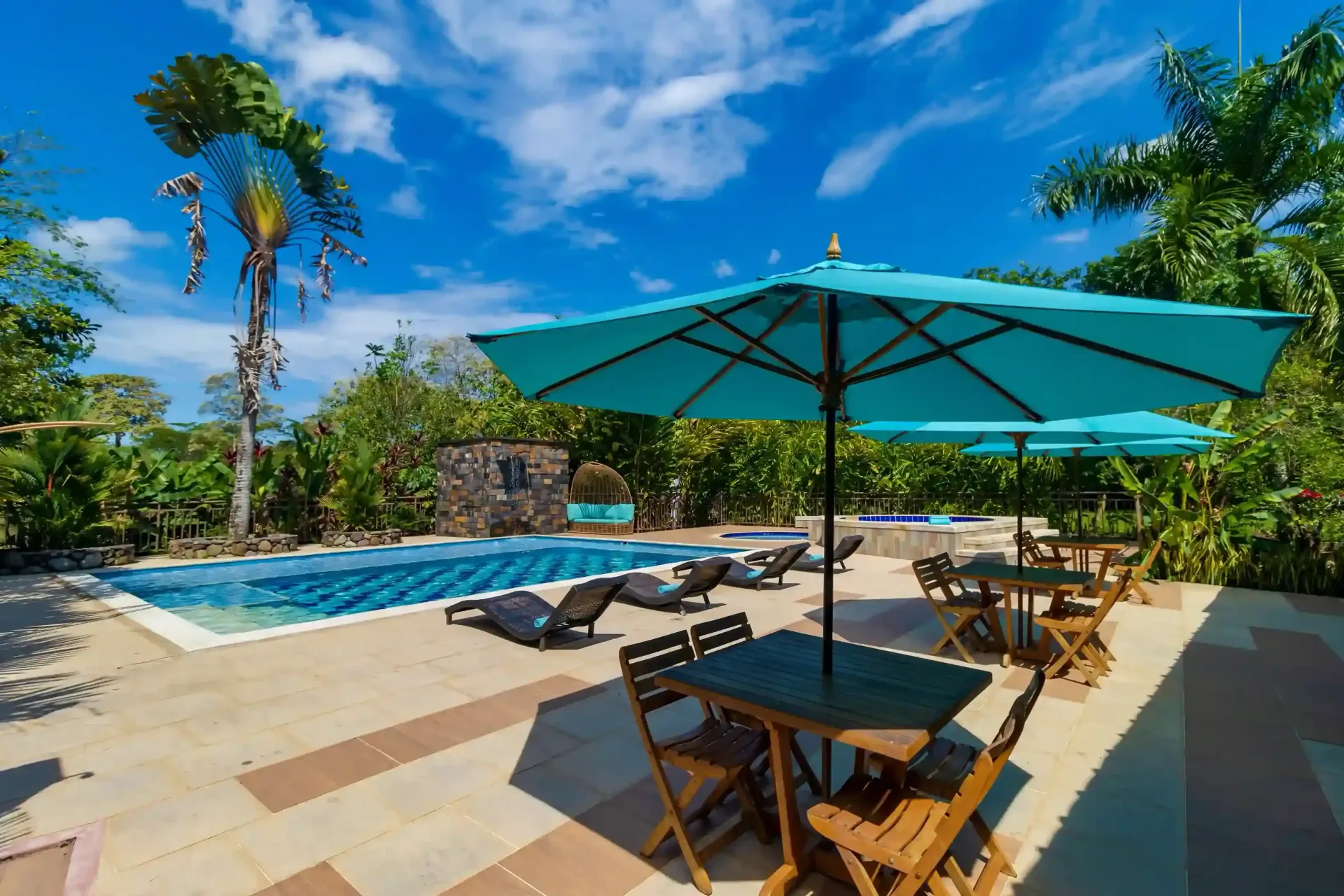 Hotel con piscina Villavicencio para pasadías familiares.