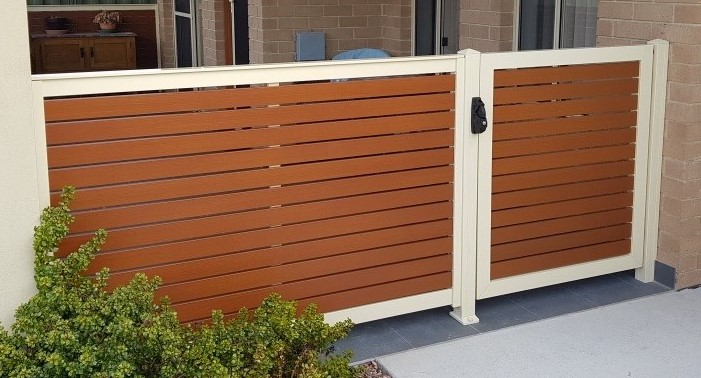 Gates and fencing to keep dogs in Canberra