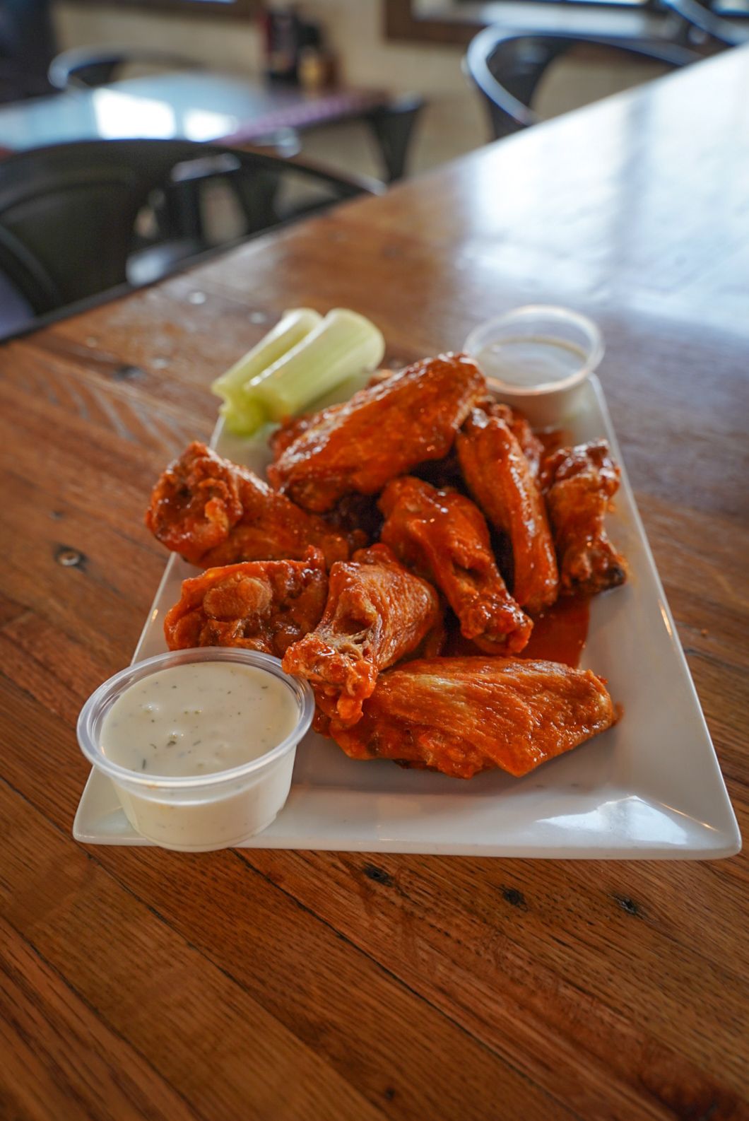 wings with celery and dip
