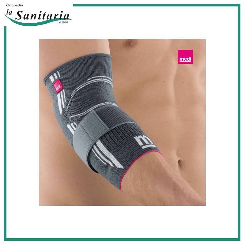 Un uomo indossa un tutore grigio per il gomito della la sanitaria
