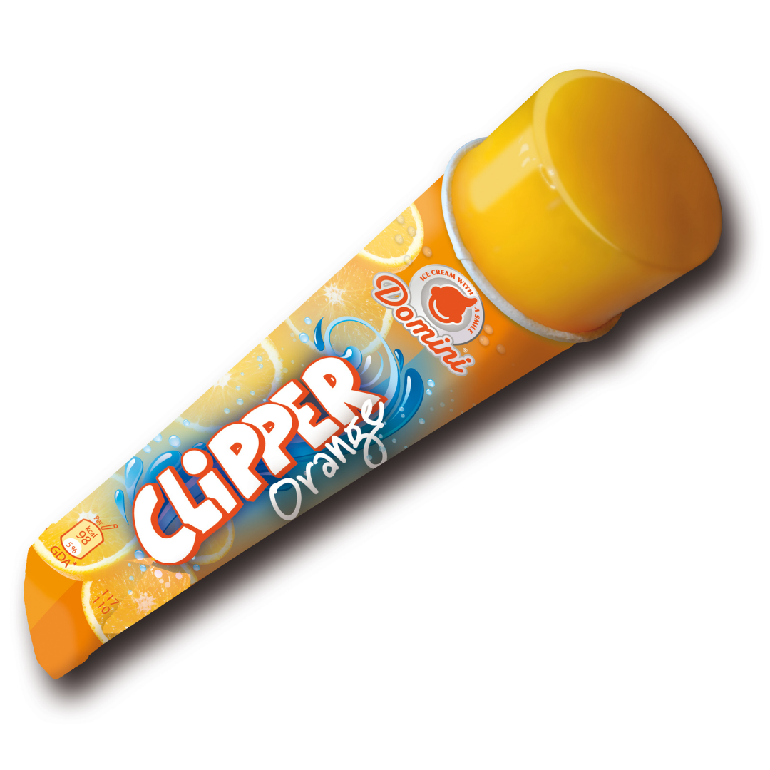 Oranje Clipper-aansteker met gele dop op een witte achtergrond