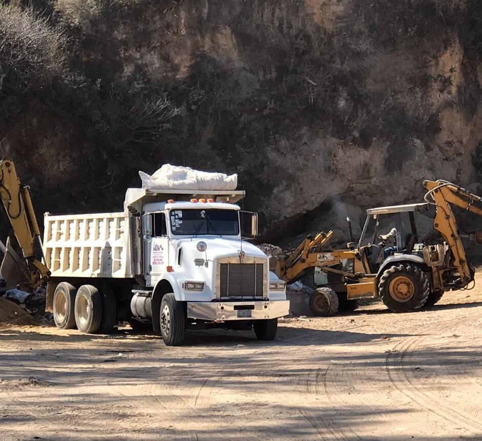 ACARREOS BELTRÁN – LIMPIEZA TERRENOS
