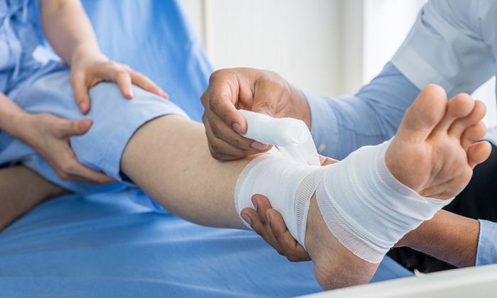 Patient With Leg Injury — South Elgin, IL — Ted Gross Law LLC Patient With Leg Injury — South Elgin, IL — Ted Gross Law LLC
