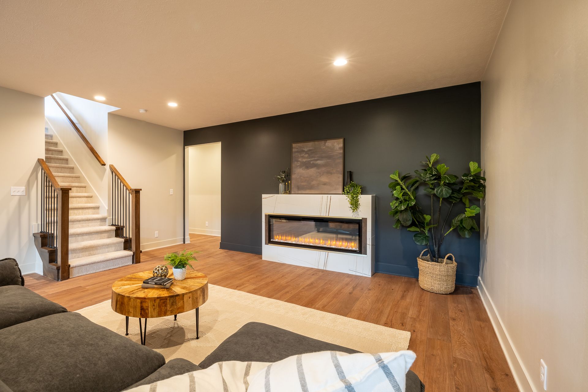 Living Room With Fireplace.