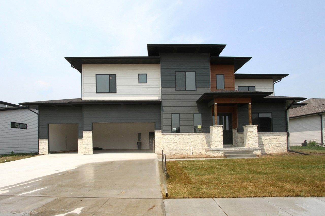 Modern Two-Story House.