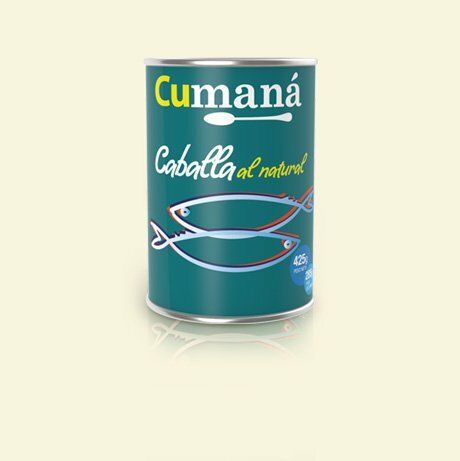 Caballa en conserva de Cumaná en aceite de oliva, etiqueta color turquesa con ilustración de pez y tapa azul.