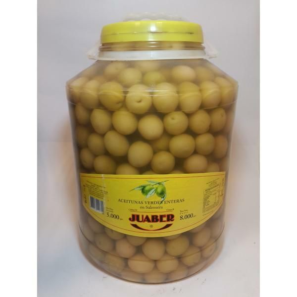 Un frasco de aceitunas verdes en salmuera amarilla con tapa y etiqueta amarillas.