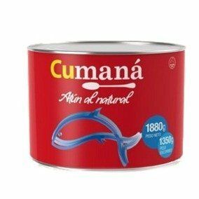 Lata de atún rojo Cumaná con gráfico de pez azul y texto en la etiqueta blanca