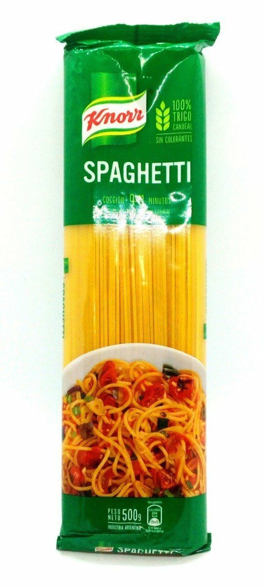 Bolsa verde de pasta espagueti Knorr con espaguetis cocidos y salsa de tomate en la etiqueta frontal.