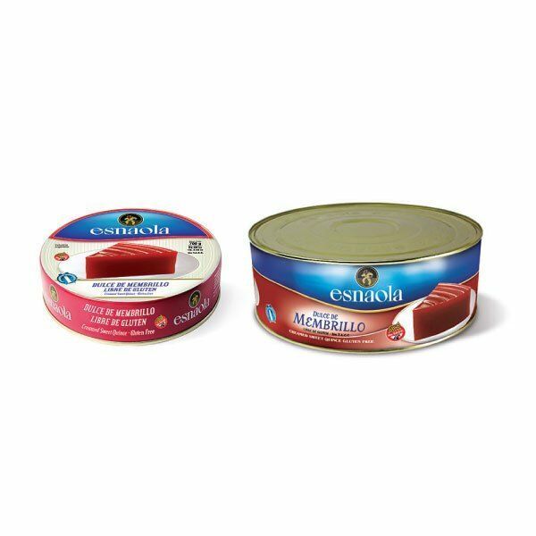 Dos latas de dulce de leche Esnaola, una cerrada y otra abierta, sobre un fondo blanco.