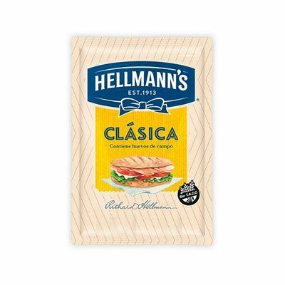 Paquete de mayonesa Hellmann's Clásica con envase azul y amarillo.