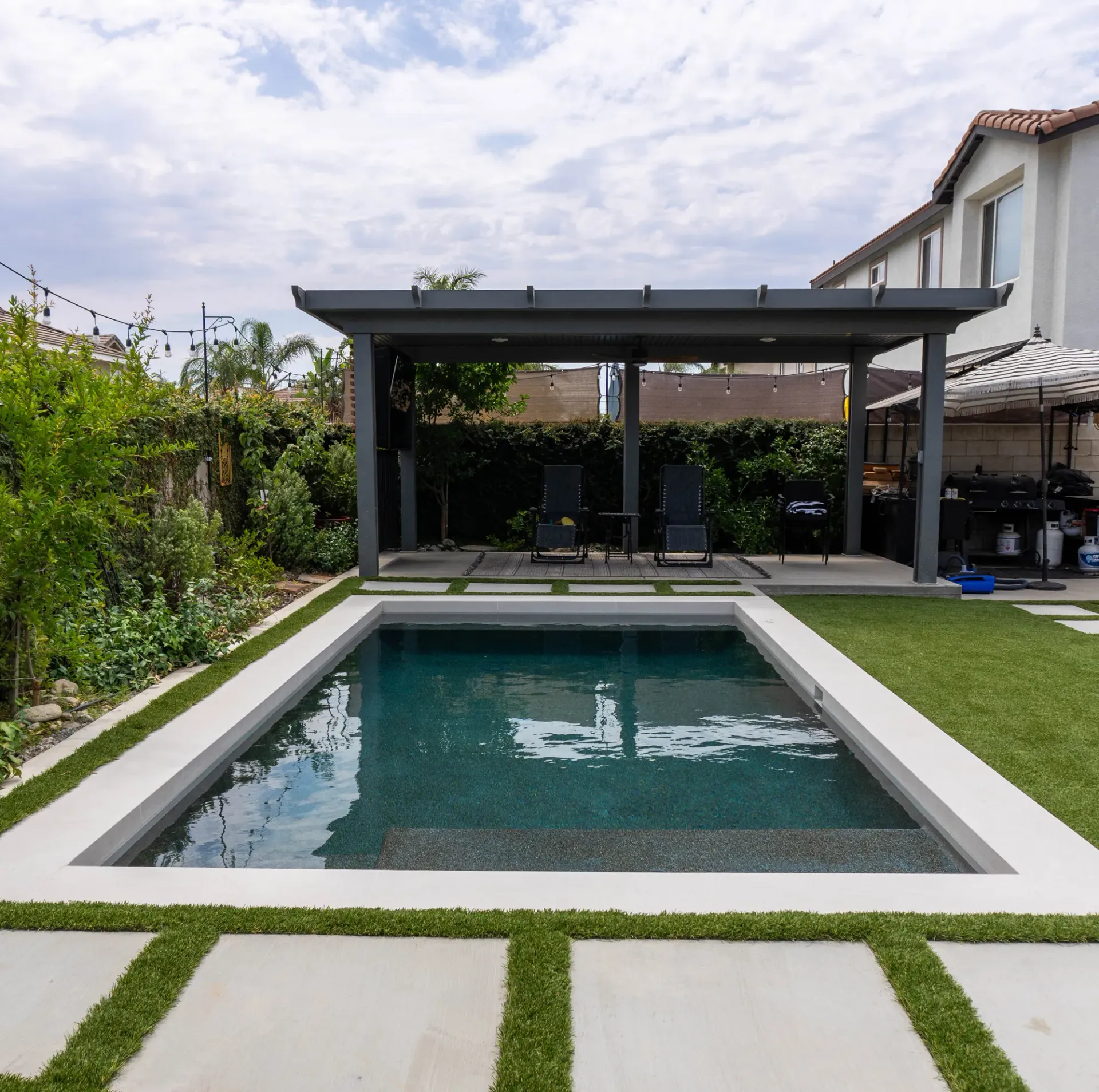 custom pool built by Modul.