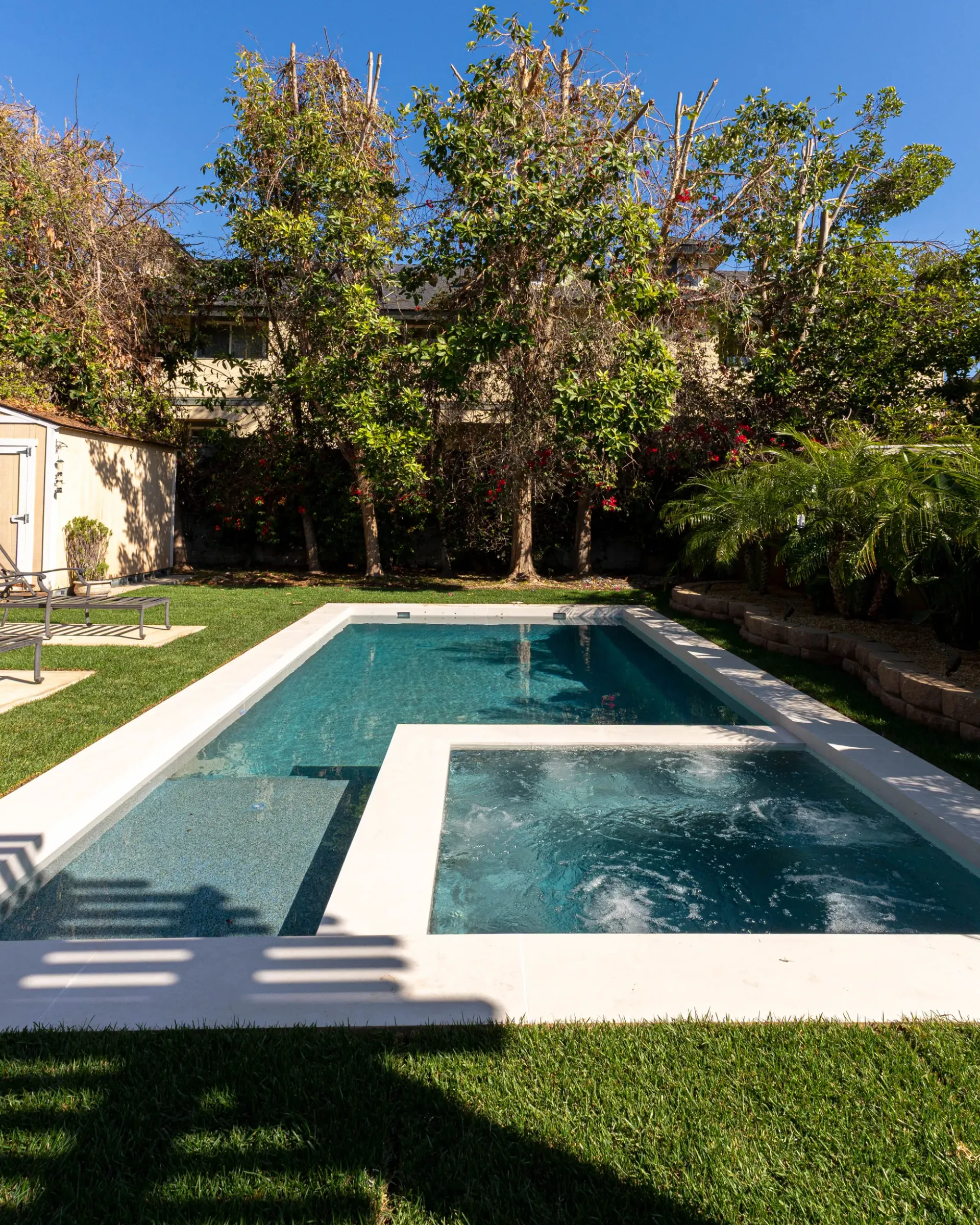 custom pool built by Modul.