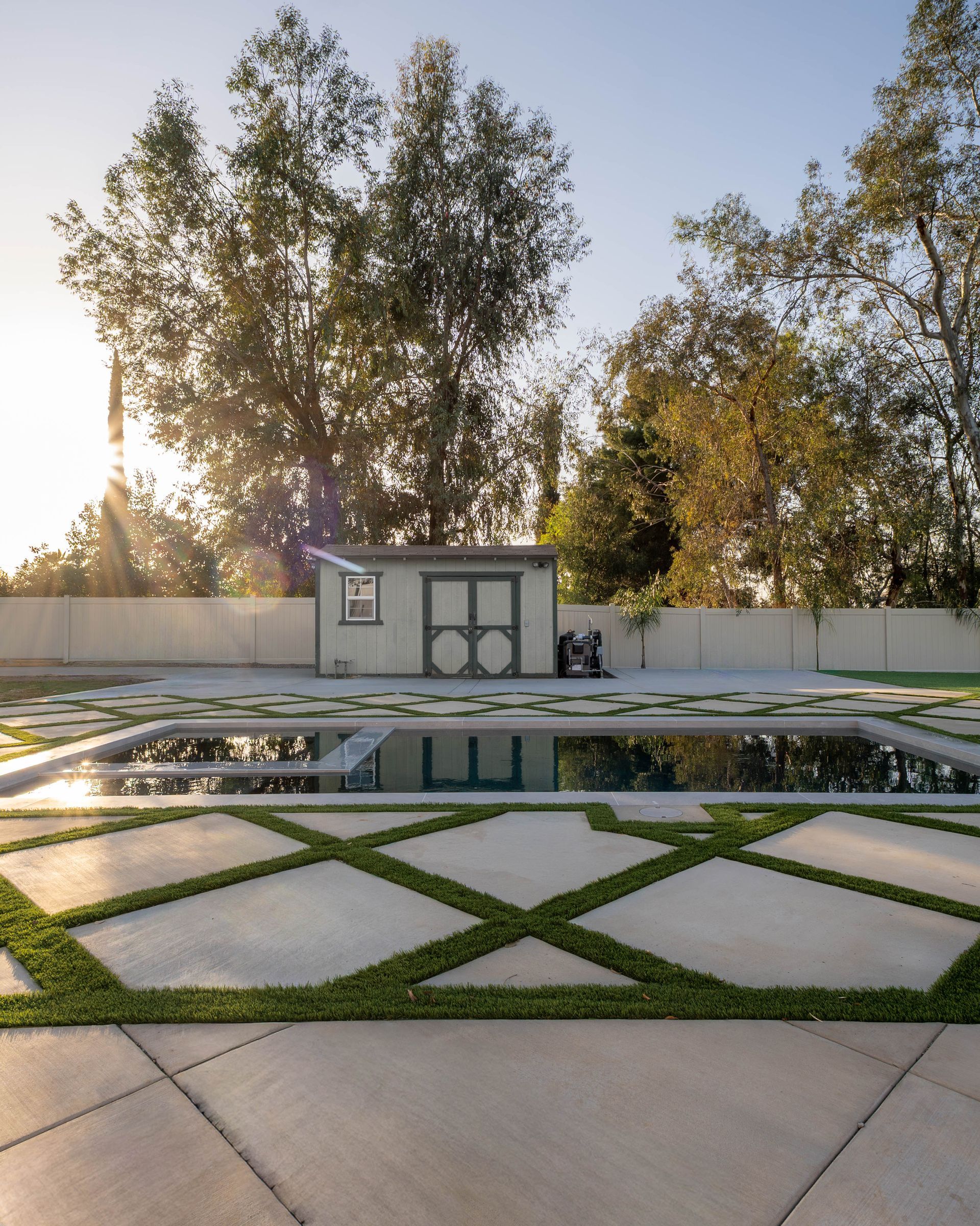 custom pool built by Modul.