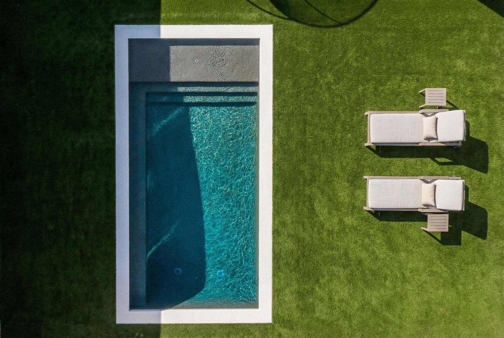 custom pool built by Modul.