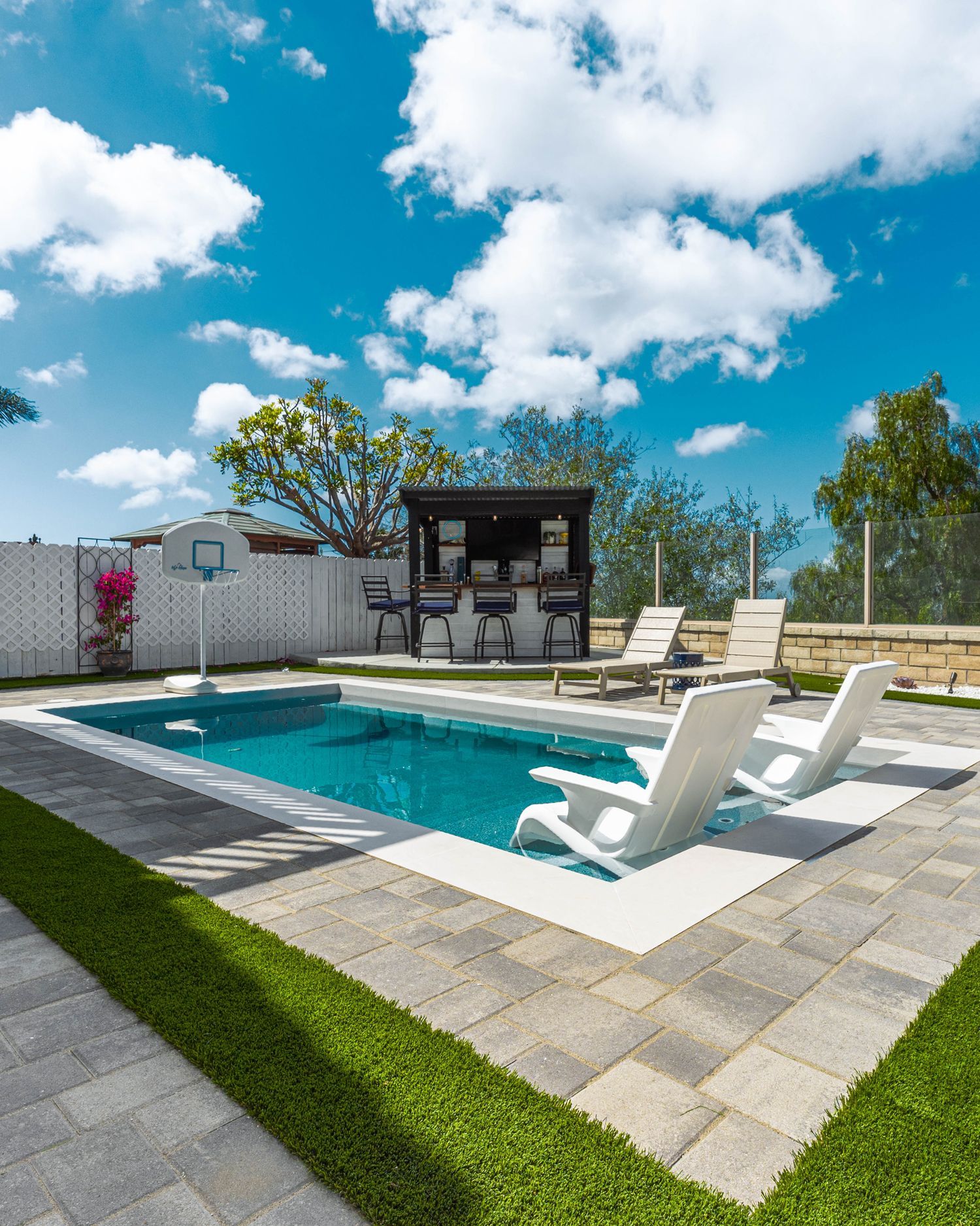 custom pool built by Modul.
