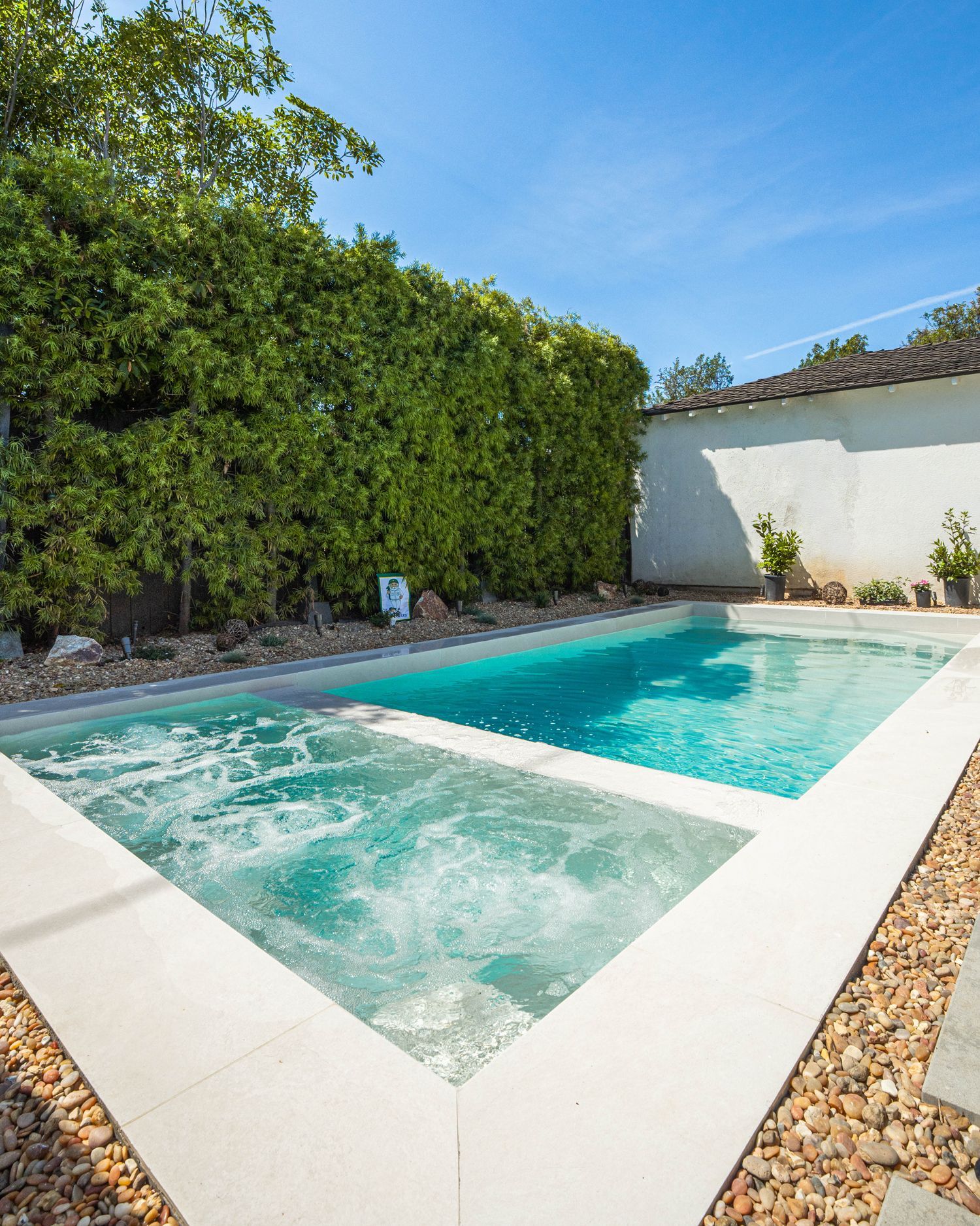 custom pool built by Modul.