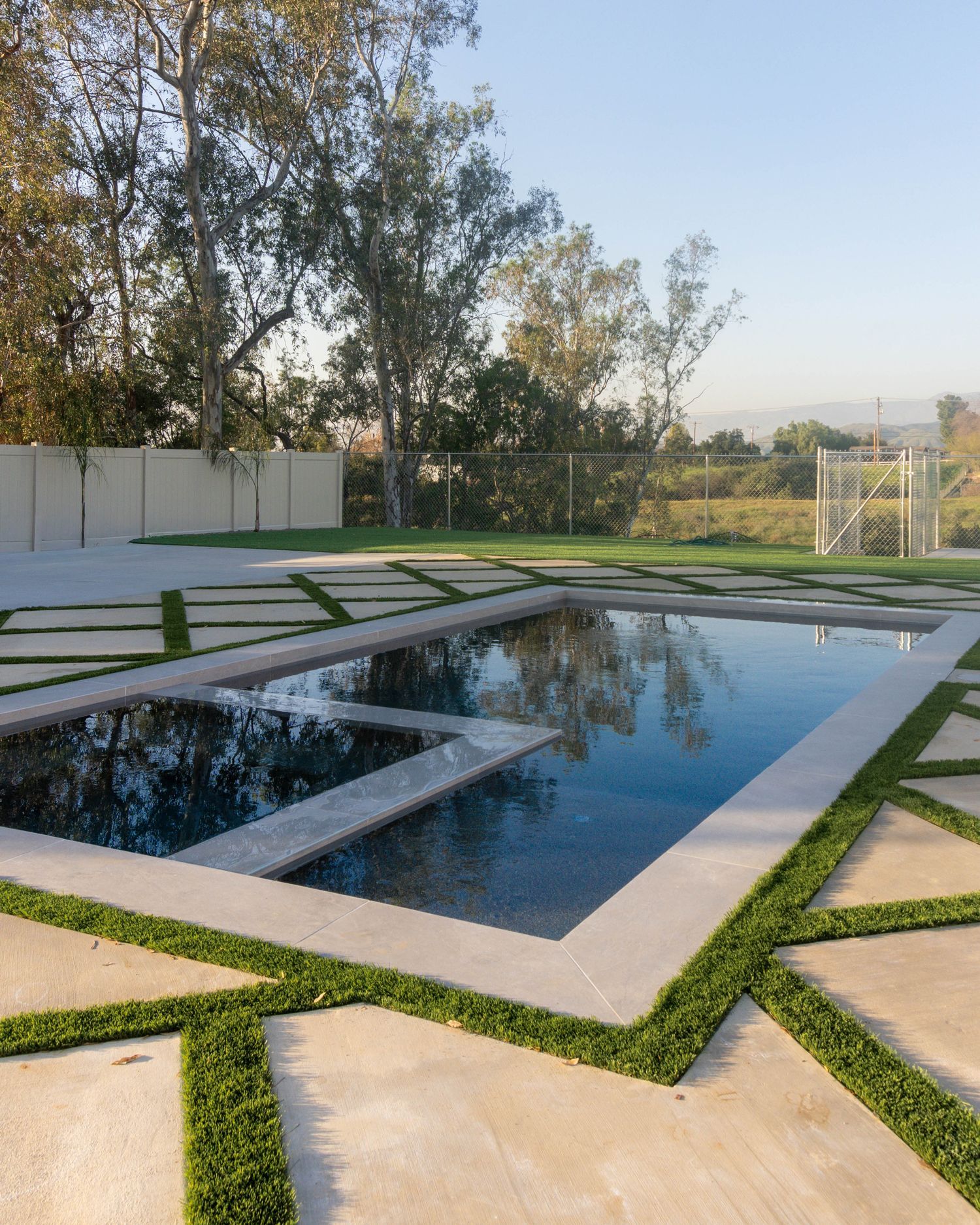 custom pool built by Modul.