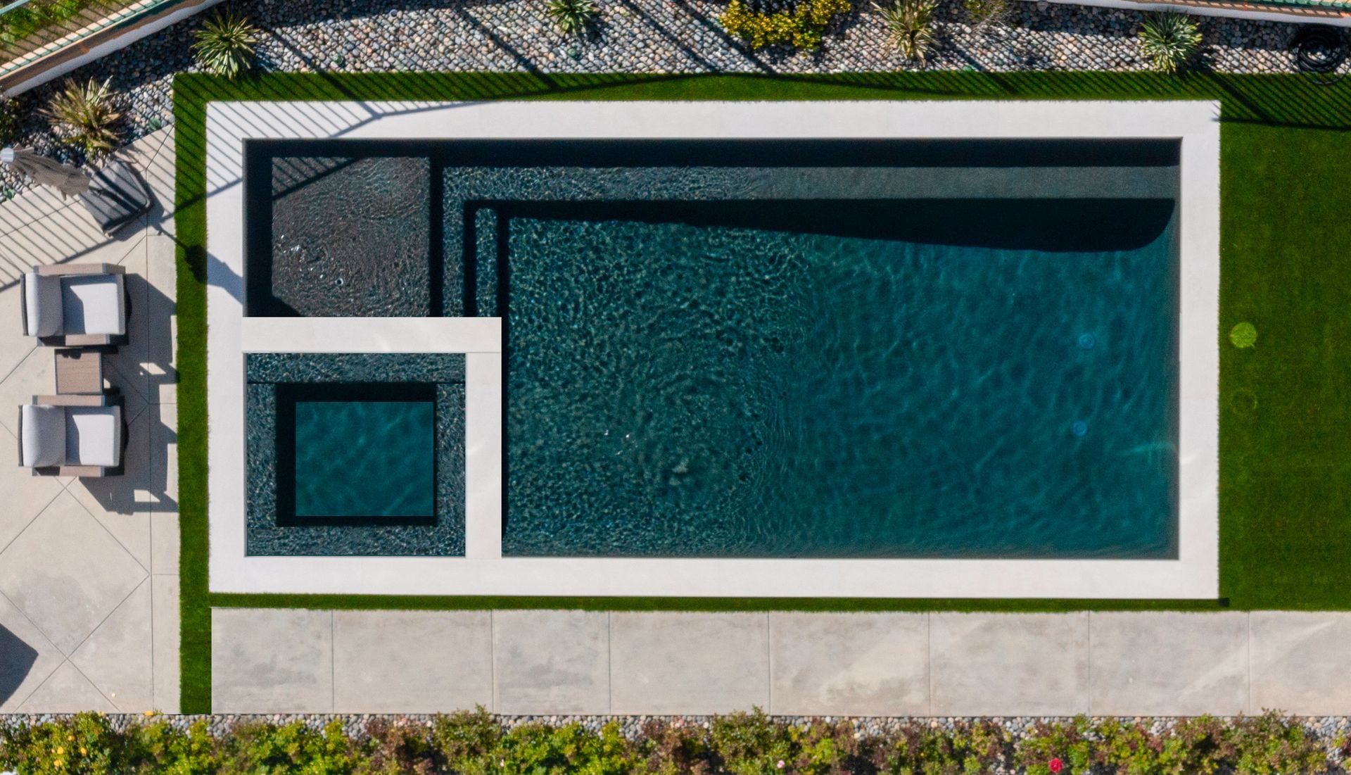 custom pool built by Modul.