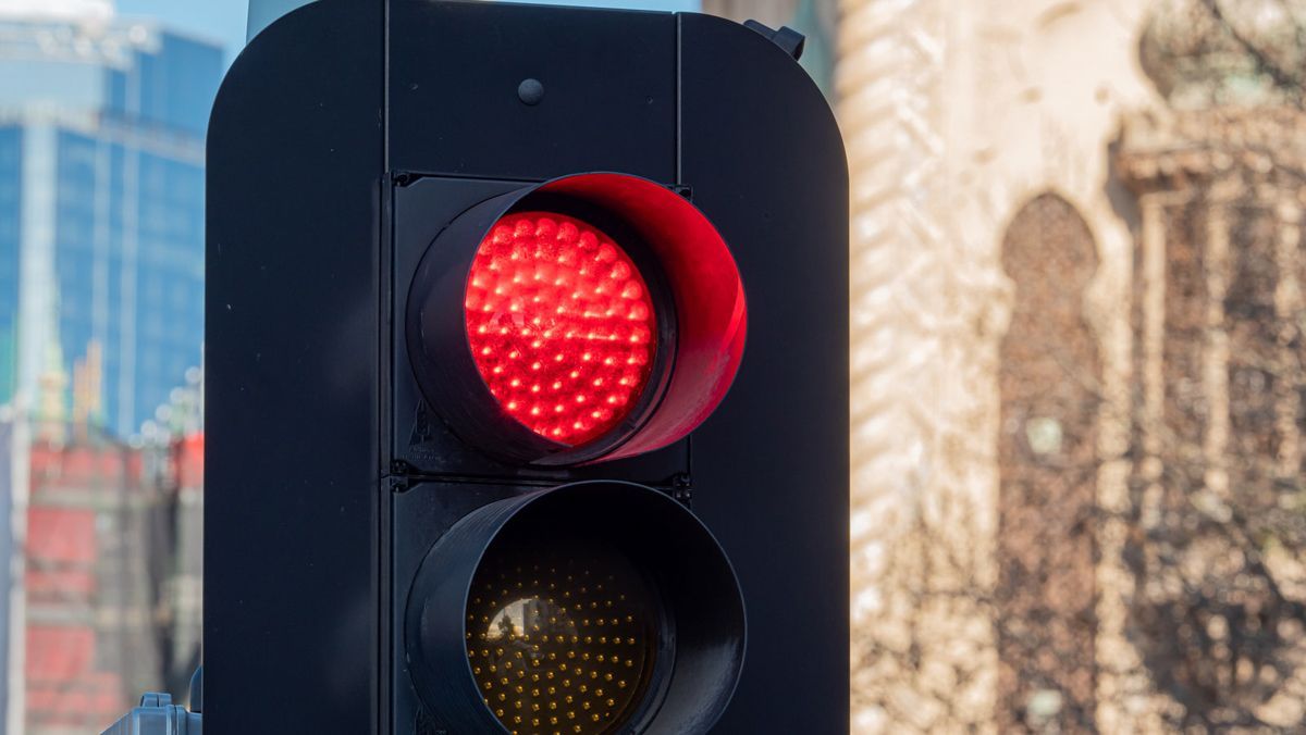 Mobile traffic light hire