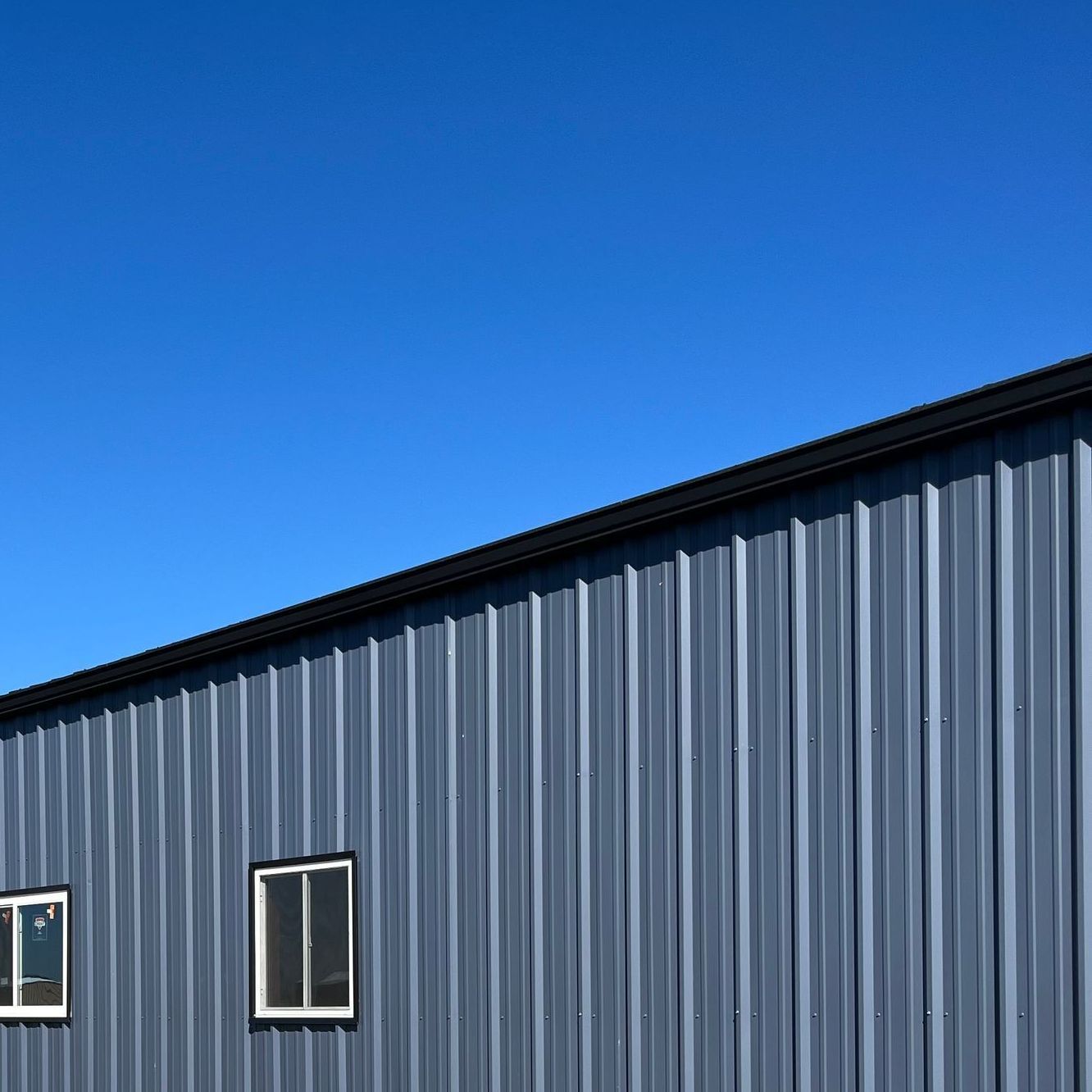 seamless gutters with pro roofing and construction